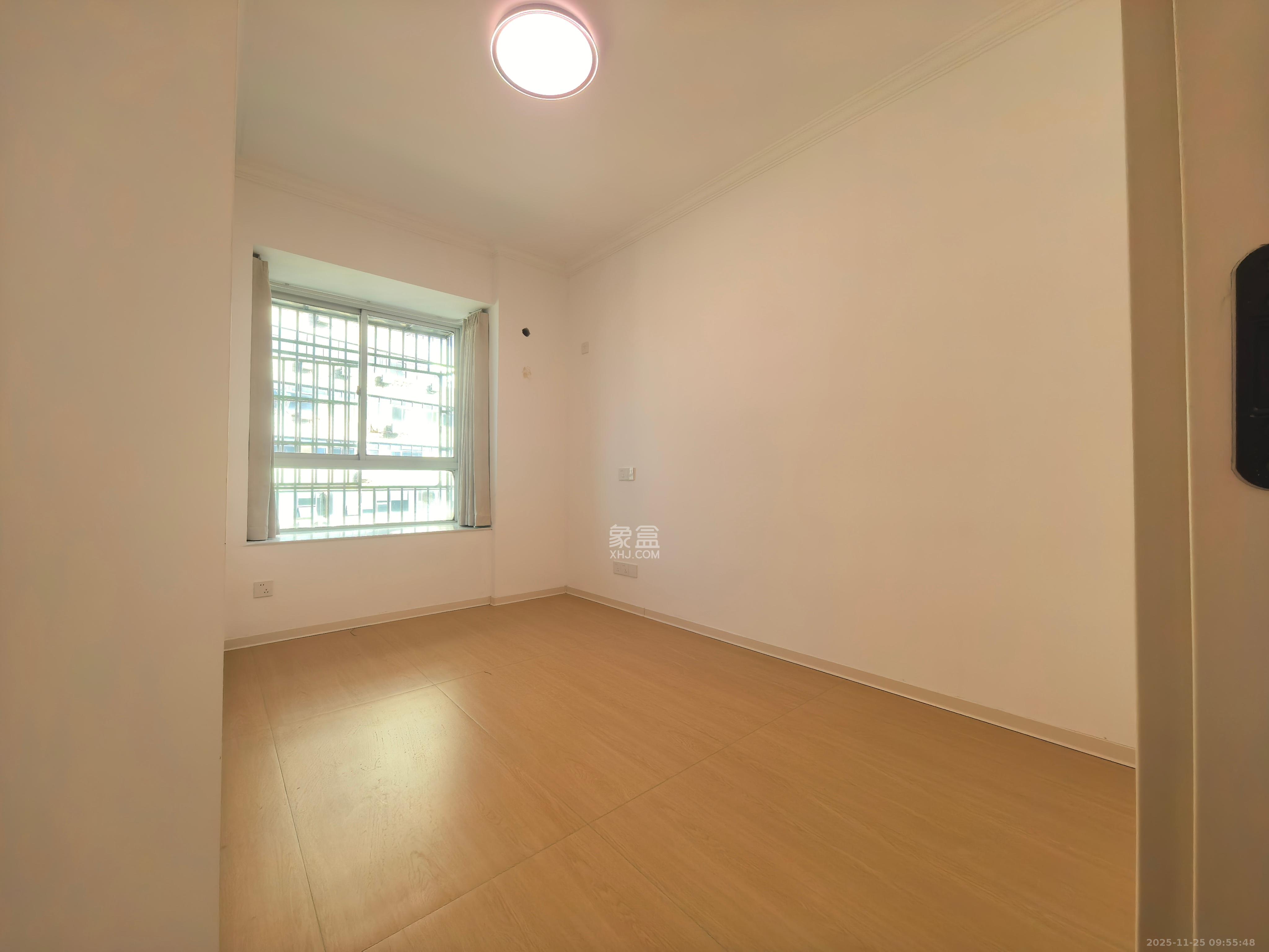 兴威名座 3室2厅1卫 3500.0元/月 兴威名座 3室2厅1卫 3500.0元/月室内图