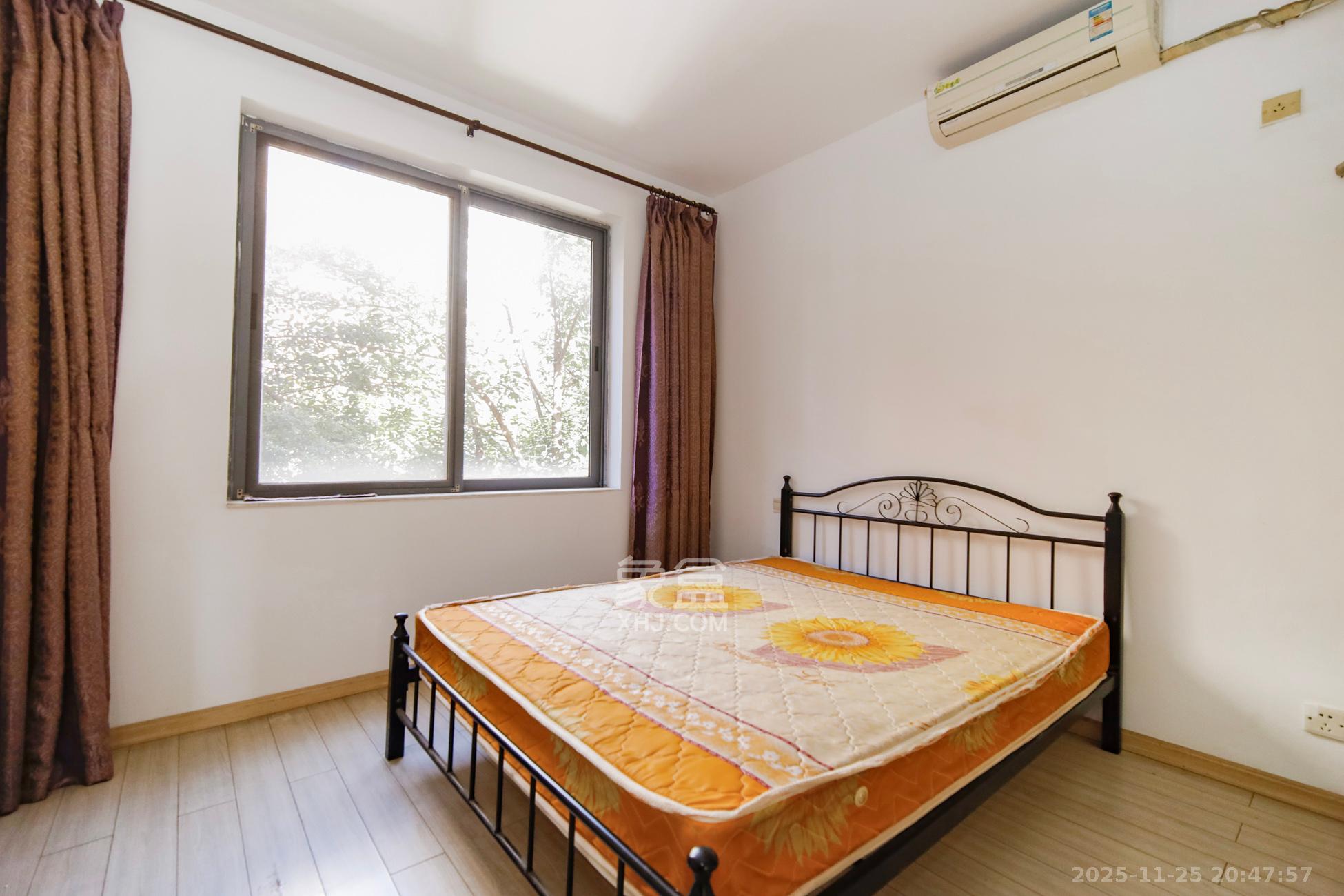 上海城小区  3室2厅2卫    100.0万卧室