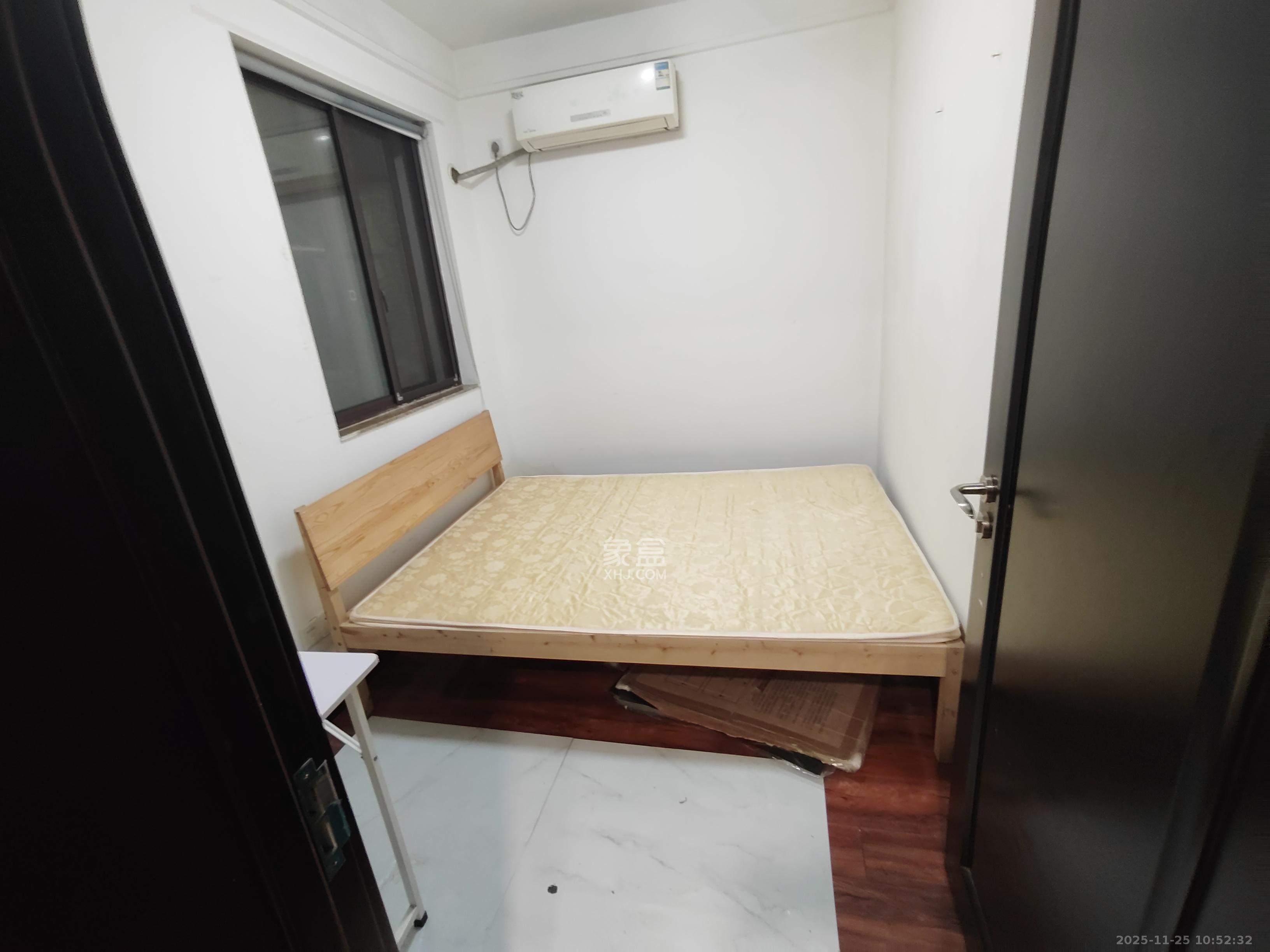 绿地中央广场  3室2厅1卫    2600.0元/月室内图