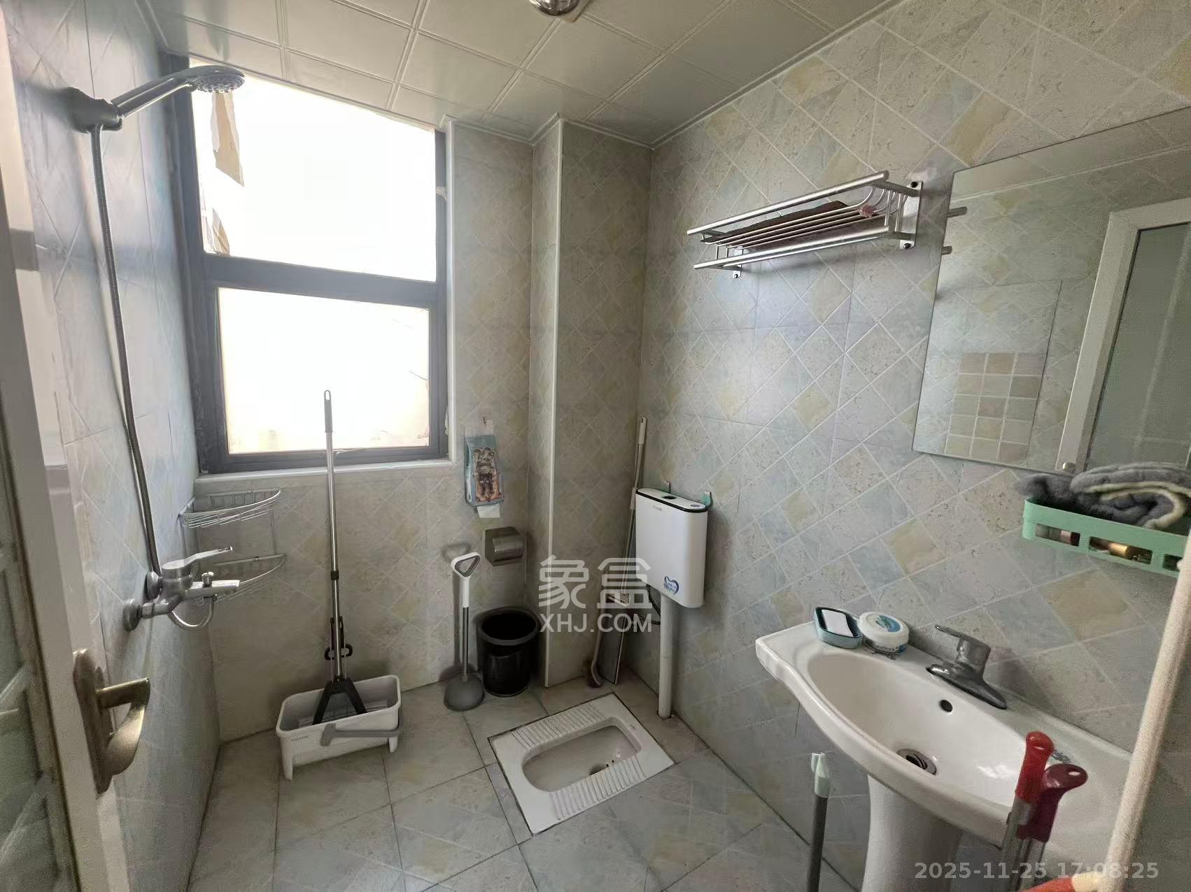 高升时代广场(冠铭商务中心) 3室2厅2卫 2400.0元/月 高升时代广场(冠铭商务中心) 3室2厅2卫 2400.0元/月室内图