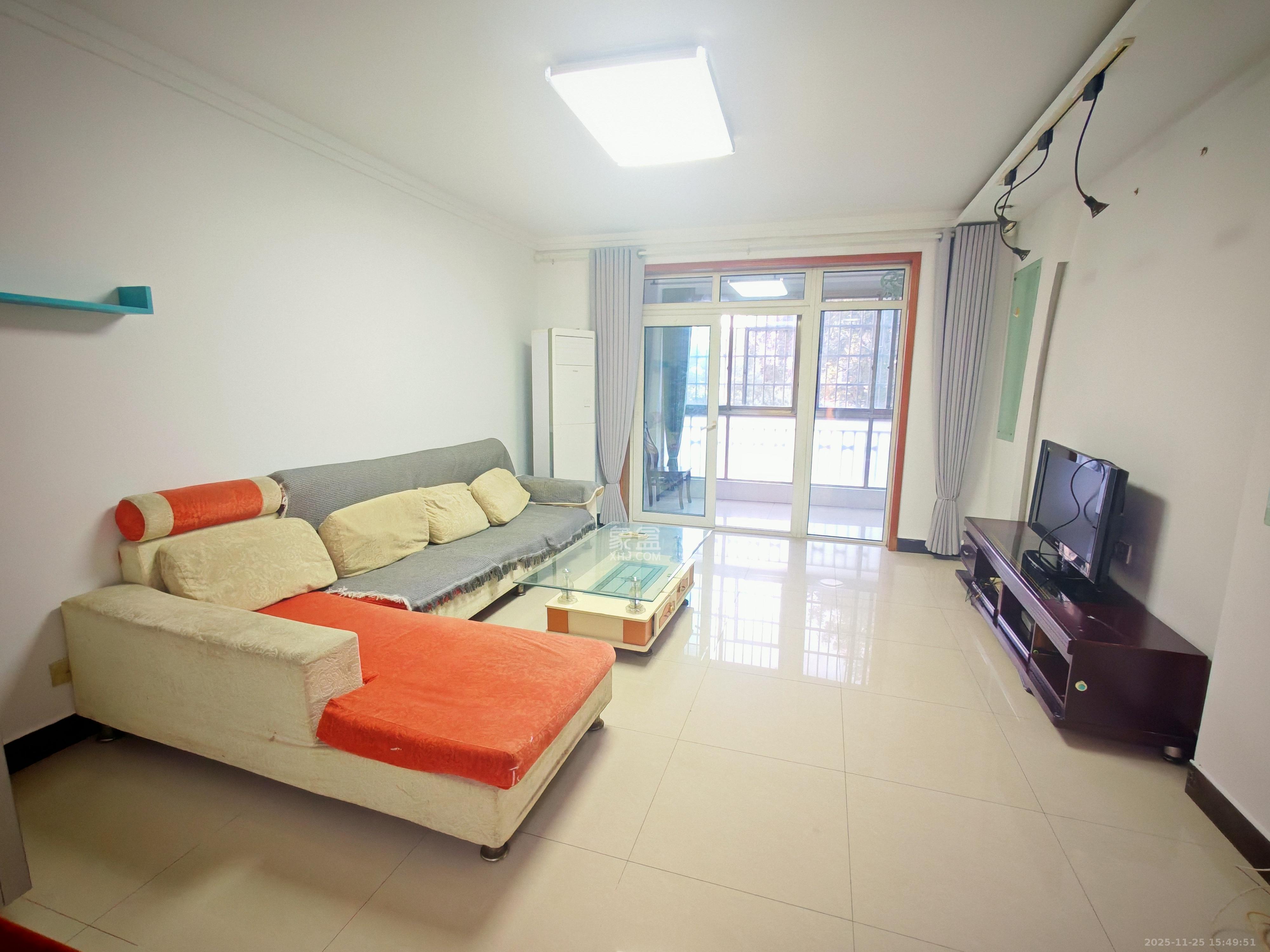 长房西郡  2室2厅1卫    1600.0元/月