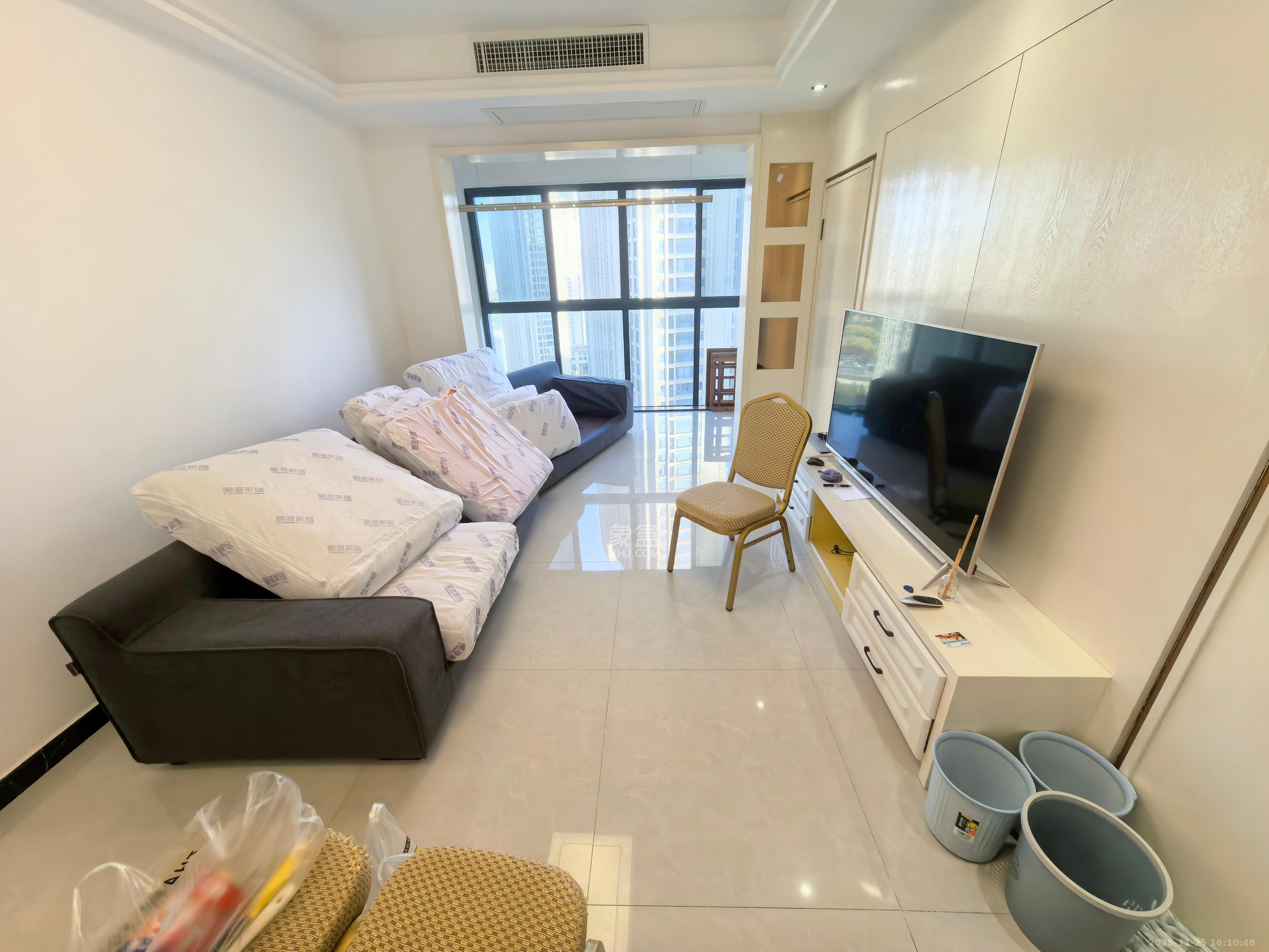 中建梅溪湖中心  3室2厅1卫    2800.0元/月