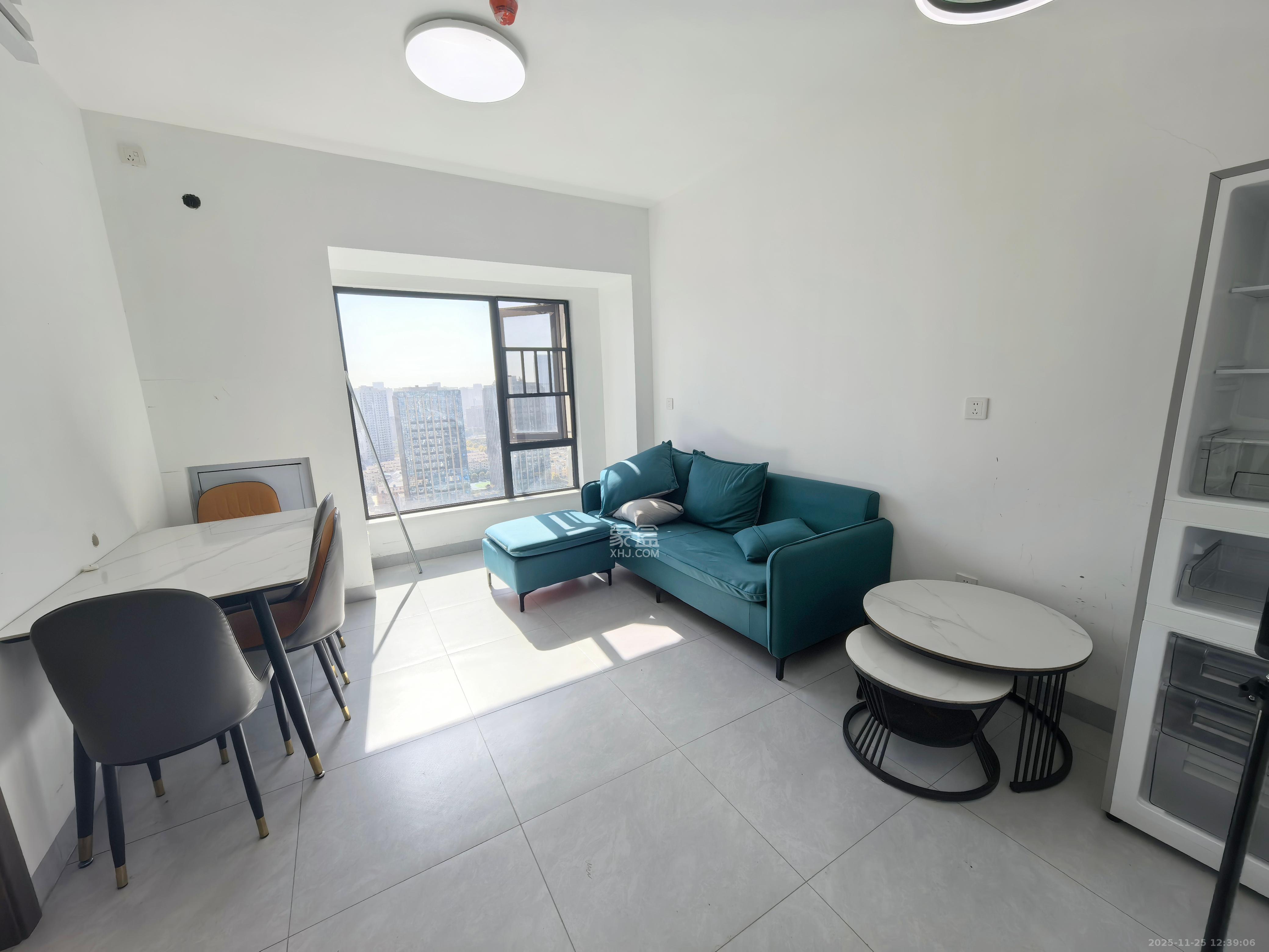 碧桂园城市之光  2室1厅1卫    2700.0元/月