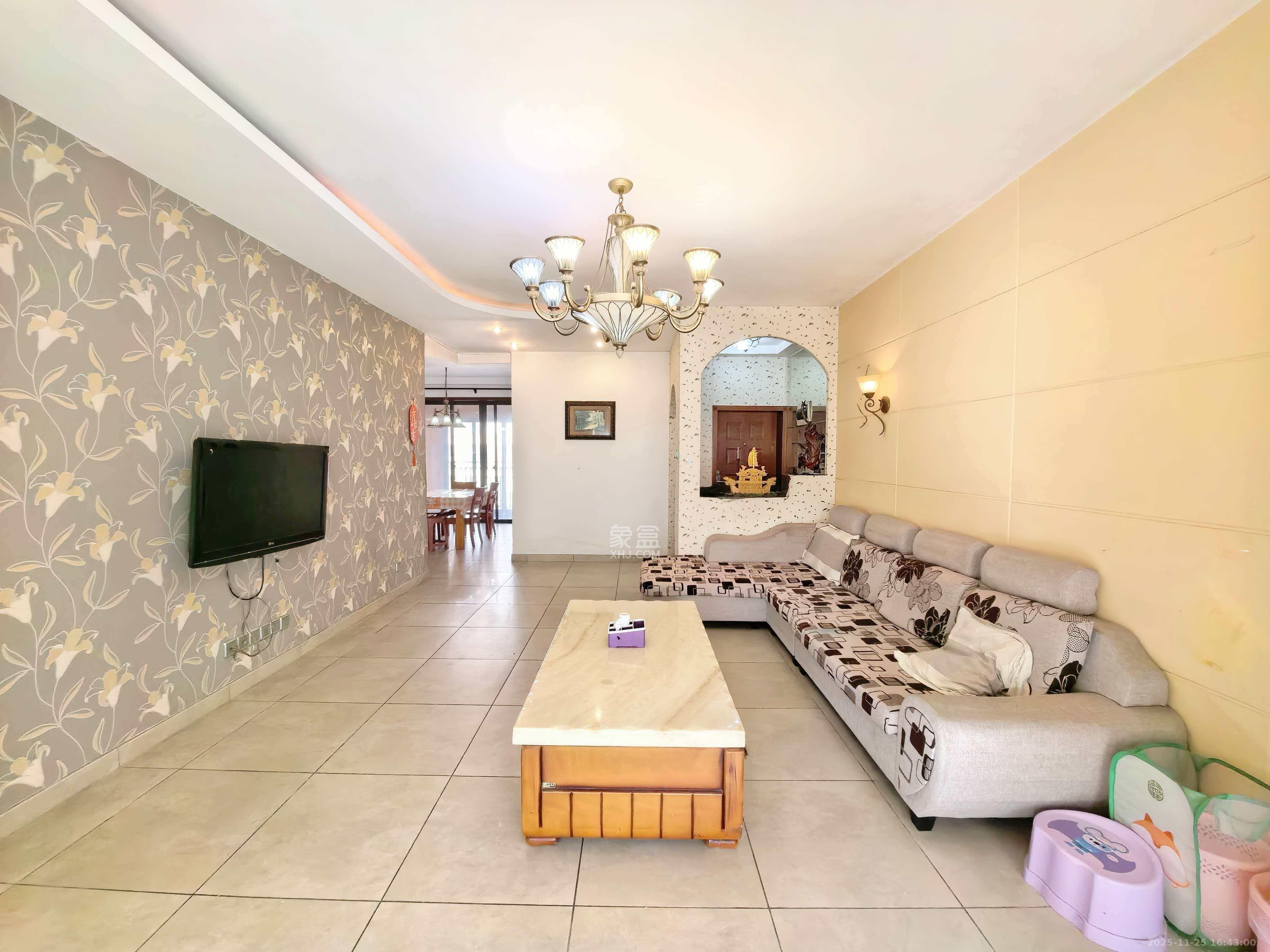 中城丽景香山园 3室2厅2卫 3000.0元/月 中城丽景香山园 3室2厅2卫 3000.0元/月室内图