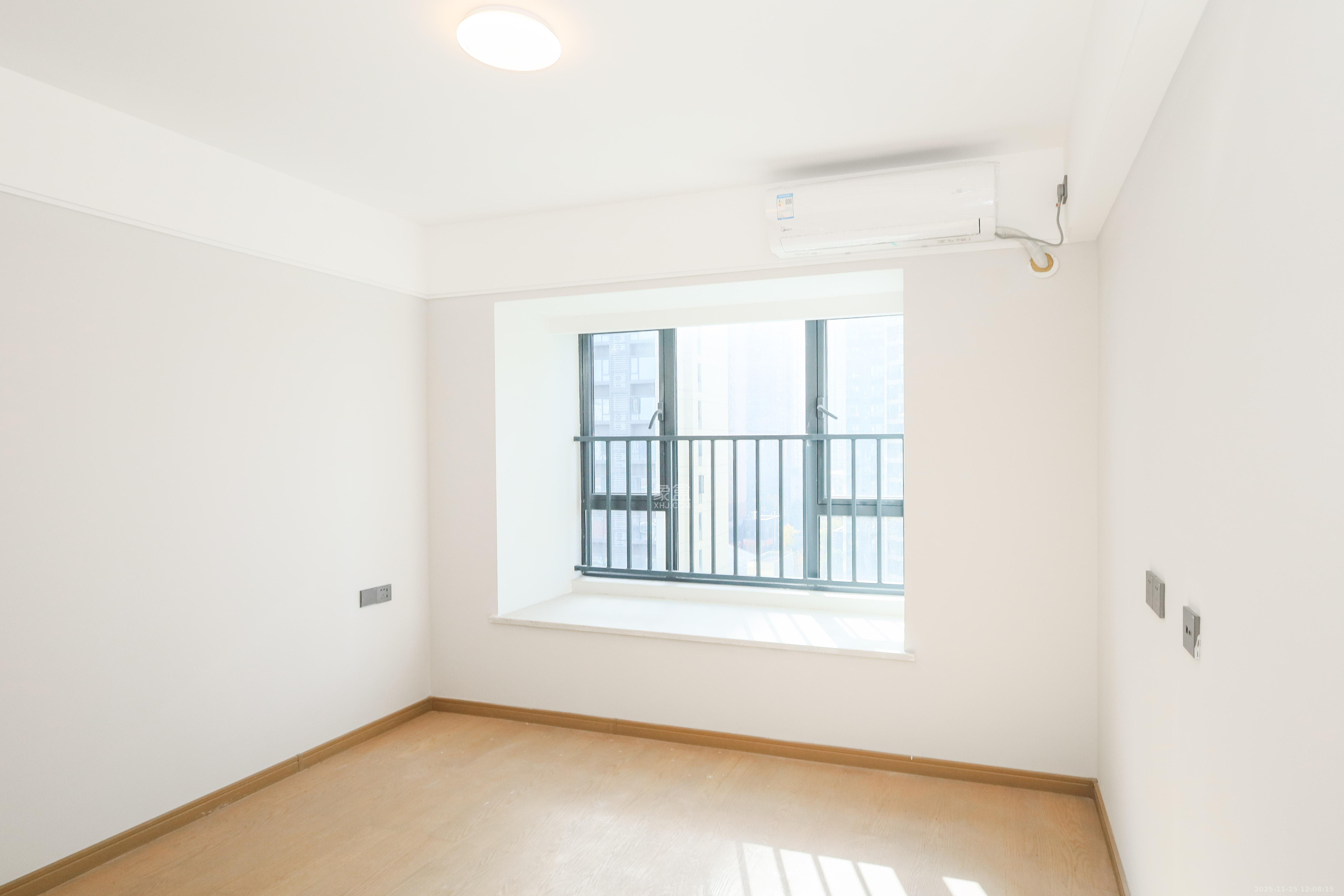 爱家当代境 3室2厅2卫 120.0万 爱家当代境 3室2厅2卫 120.0万卧室