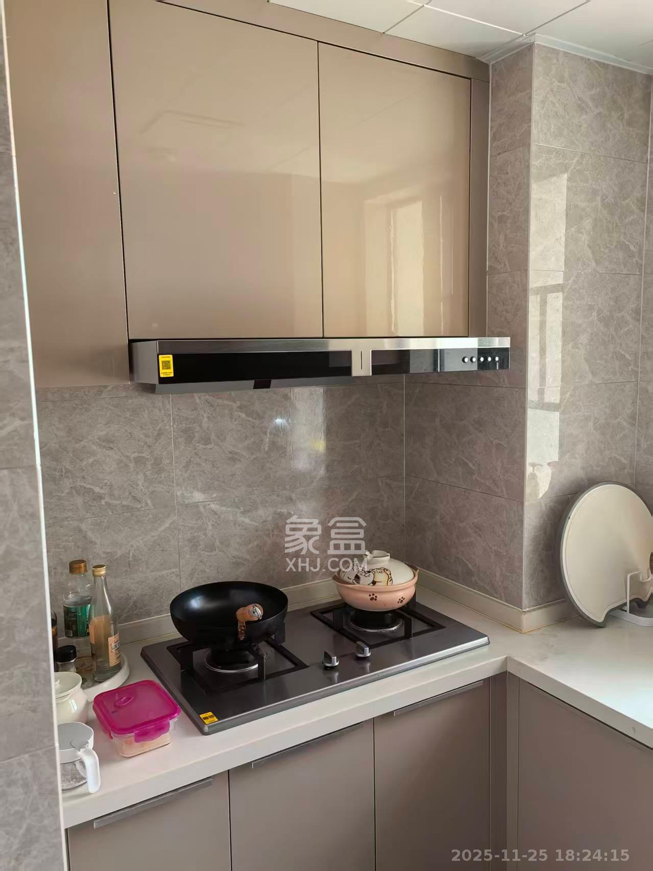 旭辉都会山 3室2厅2卫 900.0元/月 旭辉都会山 3室2厅2卫 900.0元/月室内图