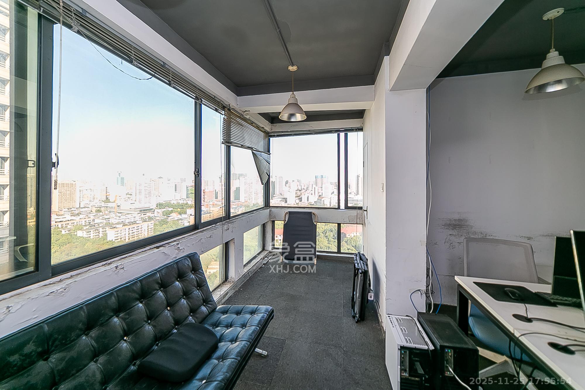 芙蓉蓉苑  1室1厅1卫    45.8万其他