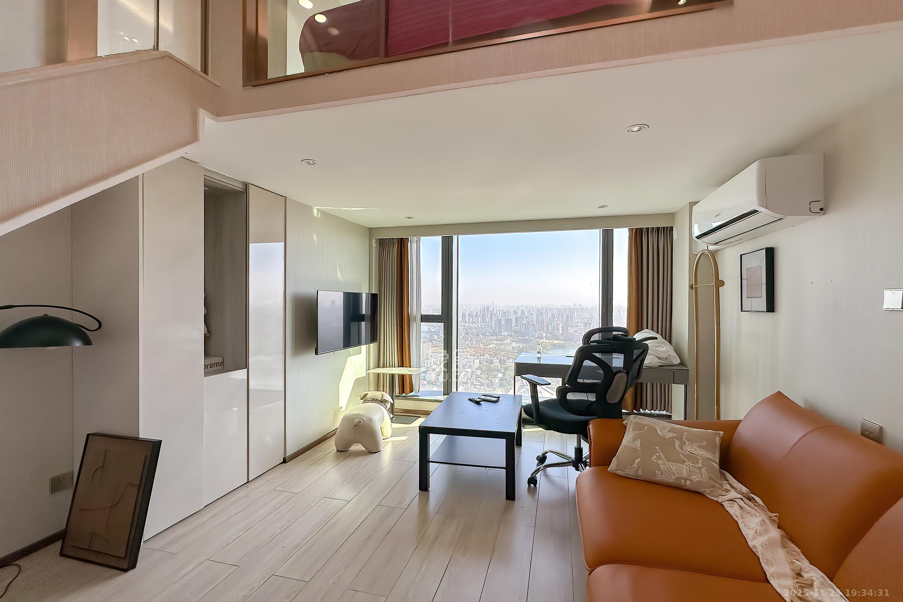 华远华时代 2室1厅1卫 48.0万 华远华时代 2室1厅1卫 48.0万客厅