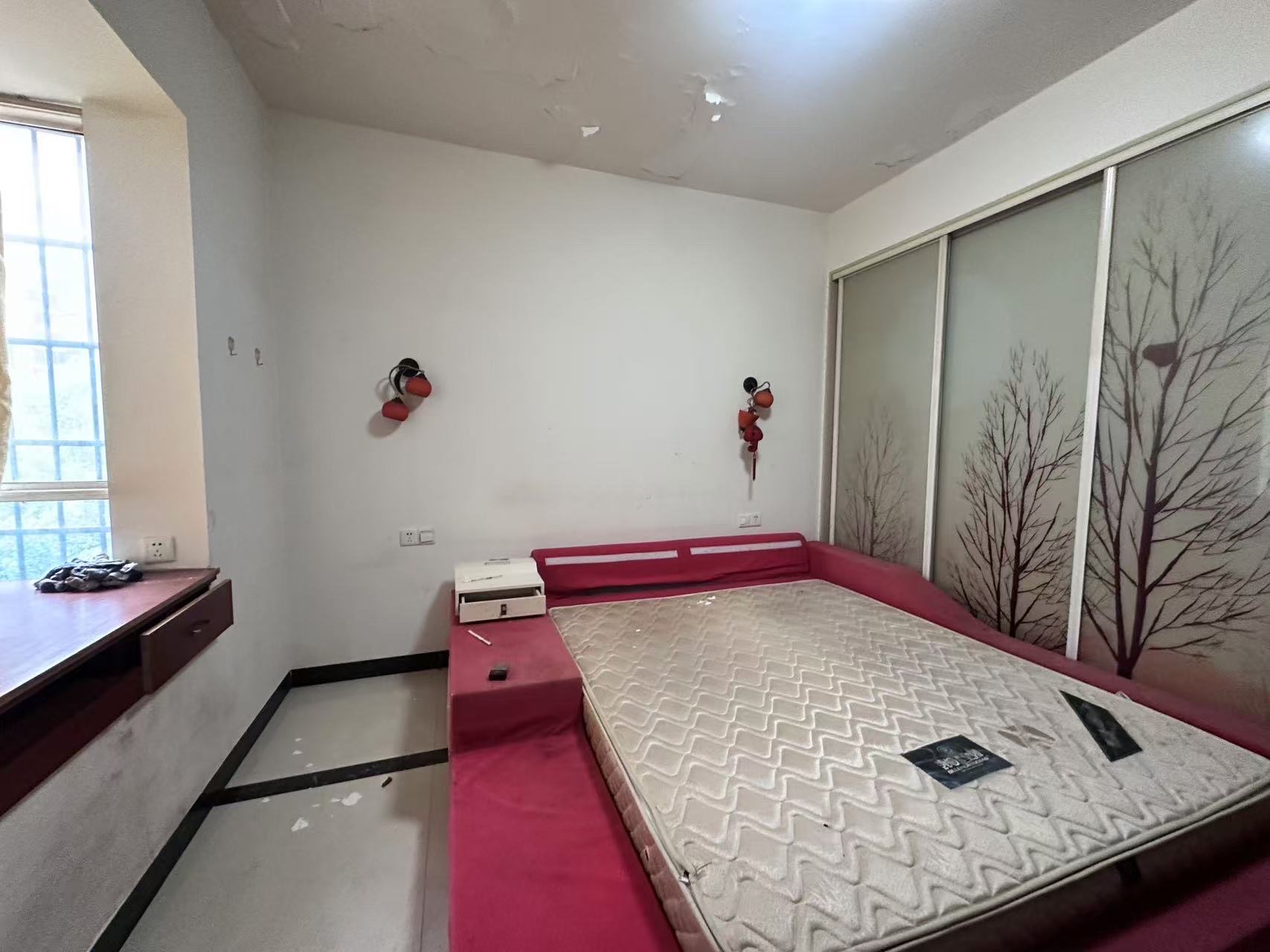 冠都现代城(冠都幸福彼岸) 4室2厅2卫 2400.0元/月 冠都现代城(冠都幸福彼岸) 4室2厅2卫 2400.0元/月室内图