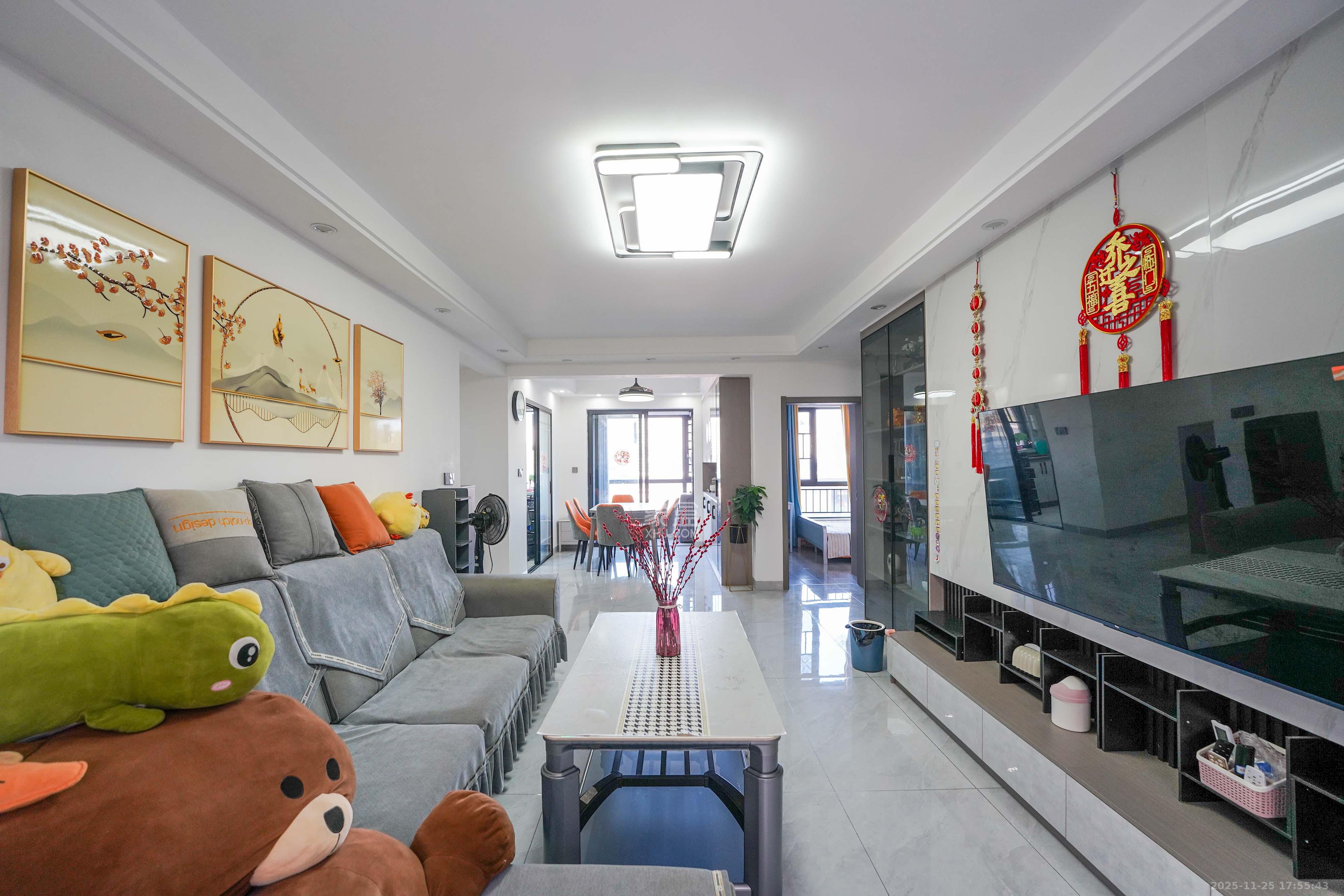 五矿万境蓝山 1室0厅0卫 105.0万 五矿万境蓝山 1室0厅0卫 105.0万客厅