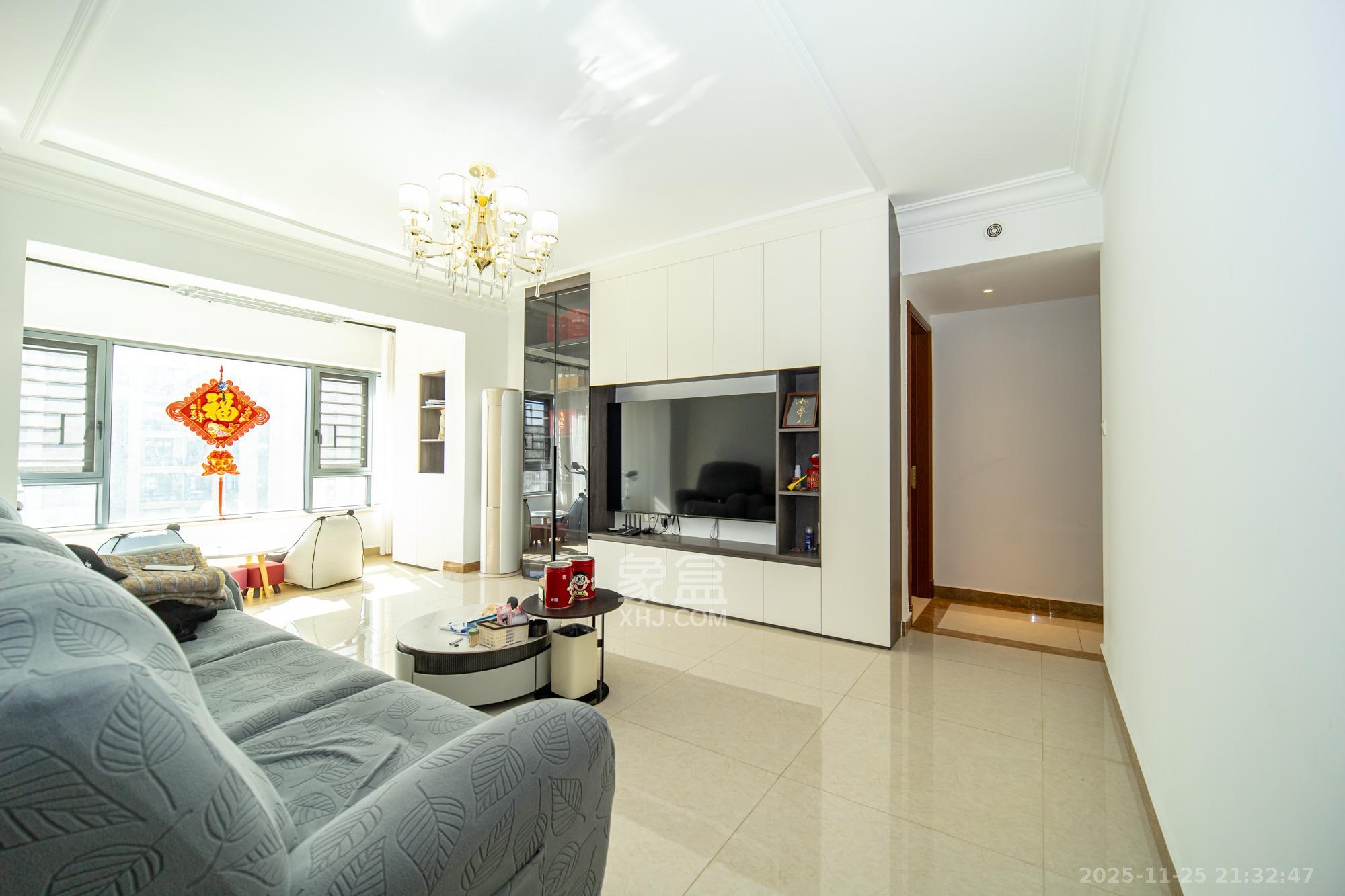 恒大雅苑 3室2厅2卫 160.0万 恒大雅苑 3室2厅2卫 160.0万客厅