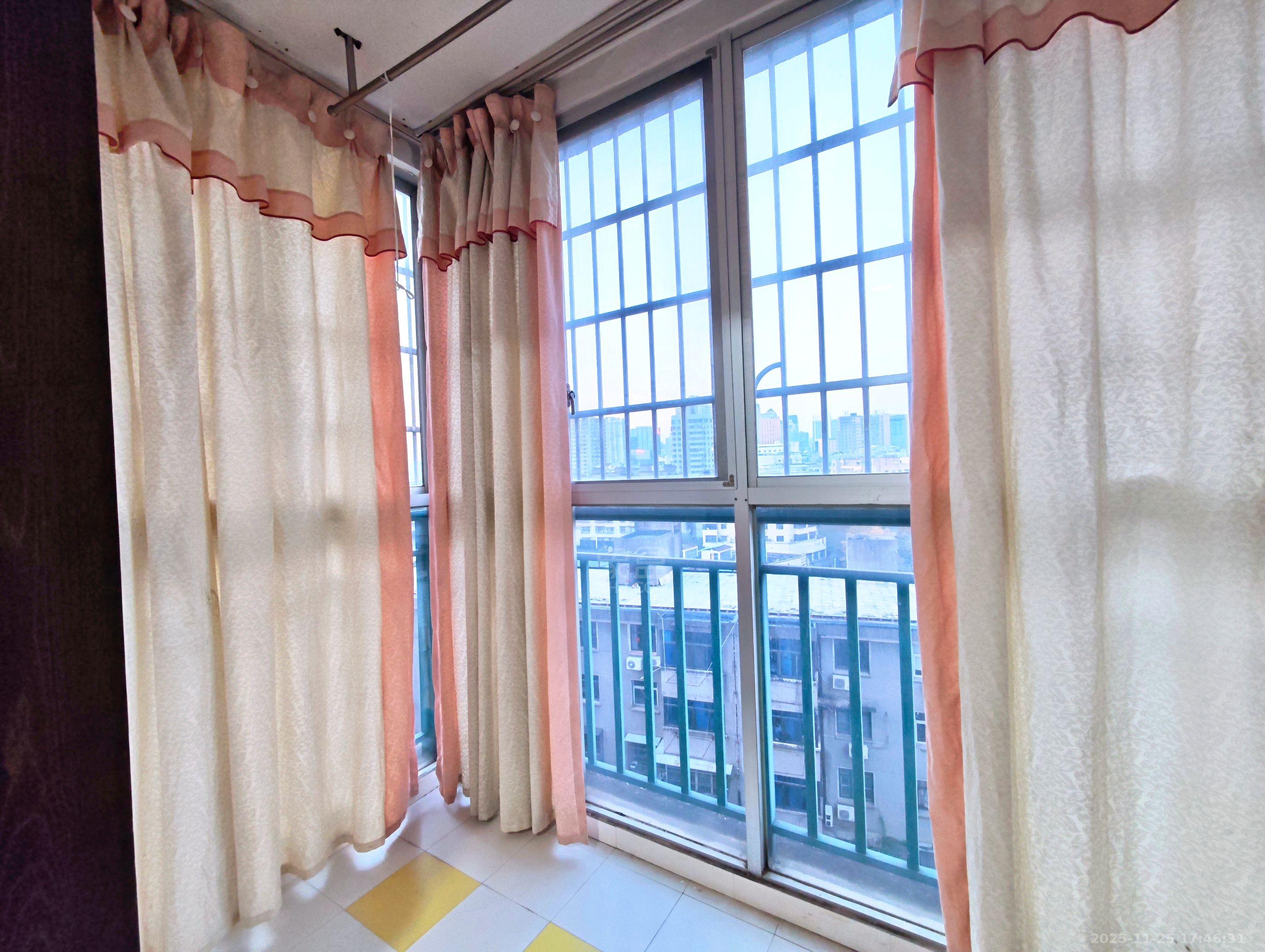 城南雅苑  2室1厅1卫    1100.0元/月室内图