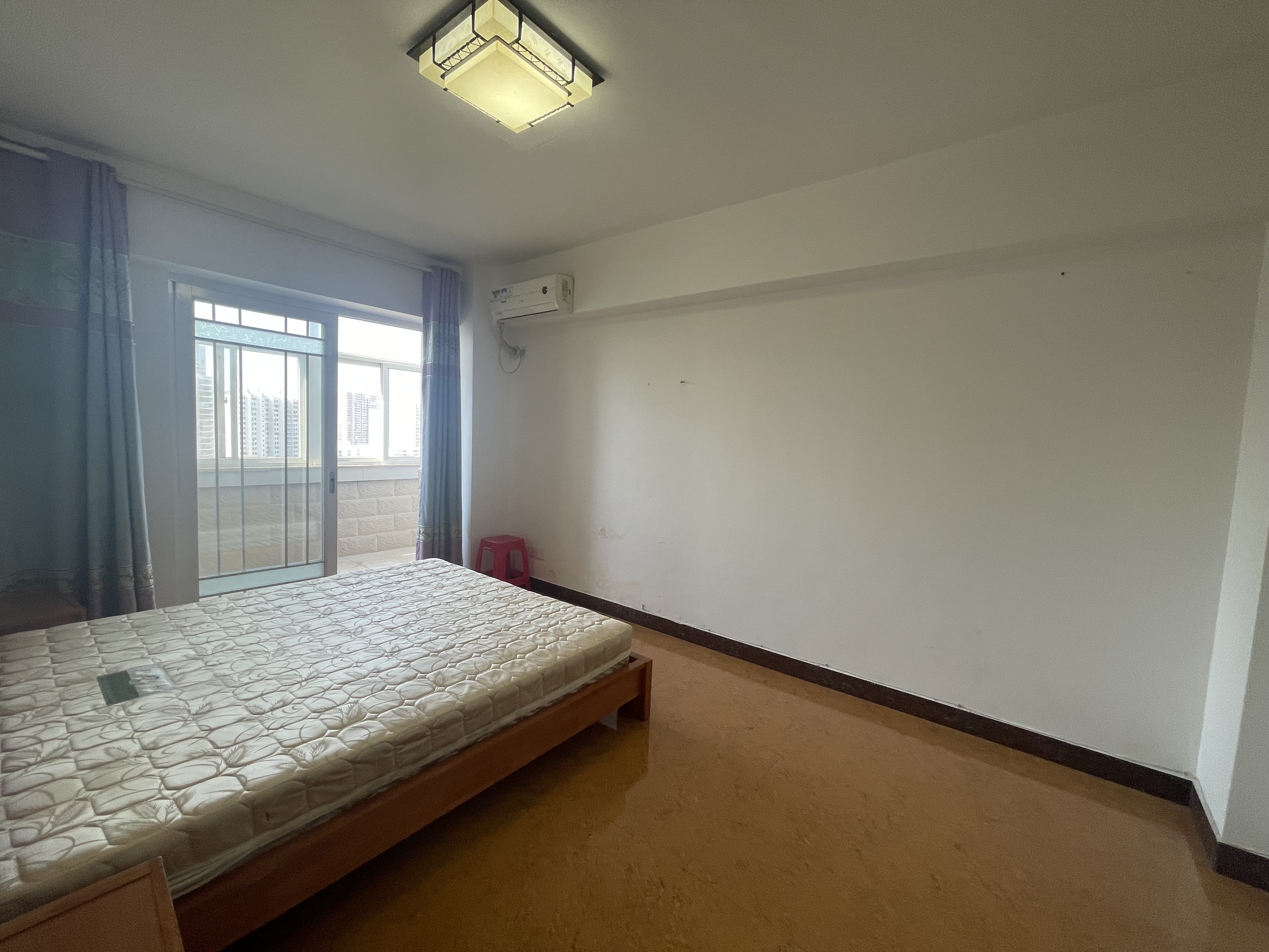 龙江大厦  4室2厅2卫    2600.0元/月室内图