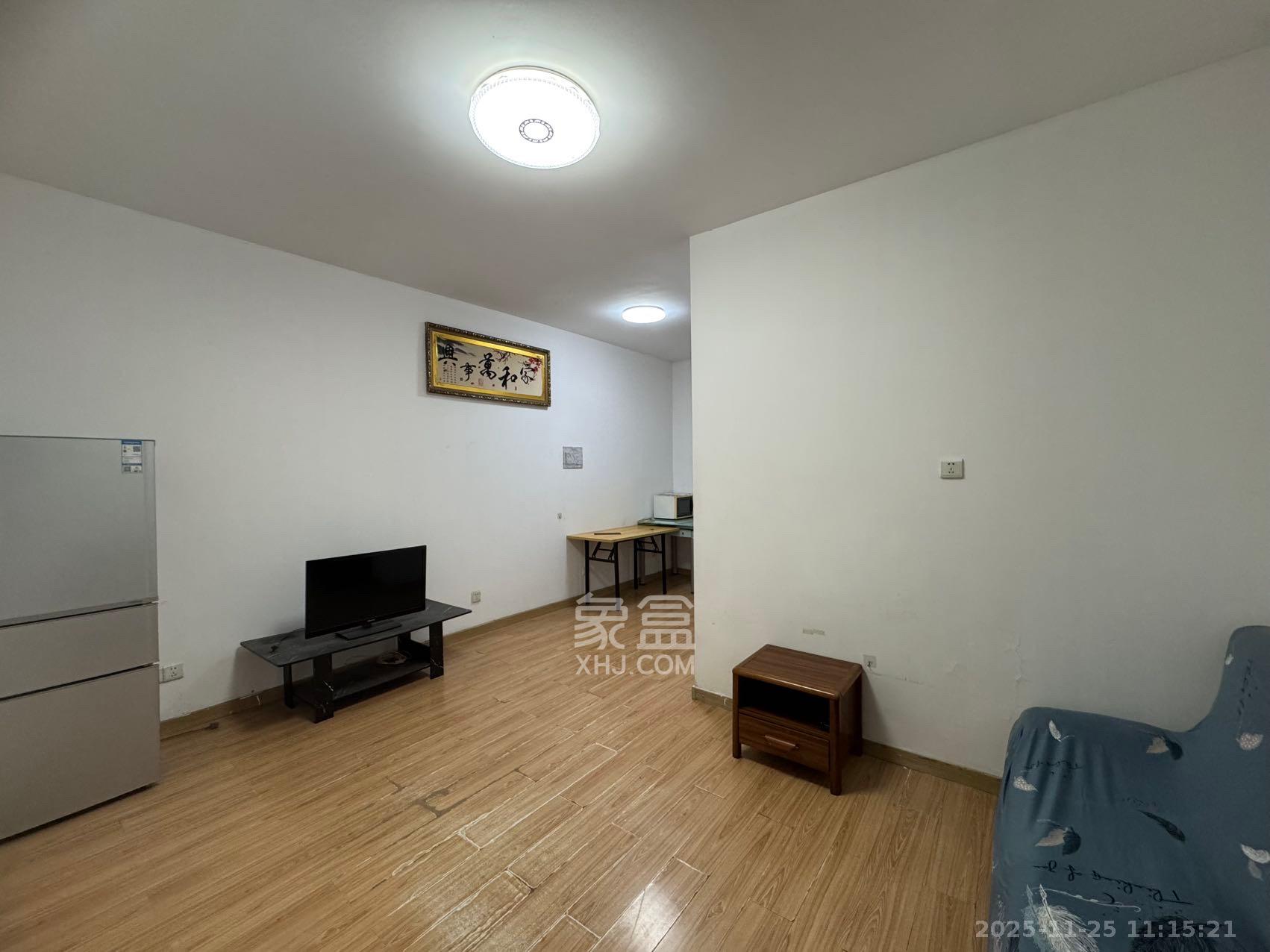 金领家族  1室1厅1卫    1200.0元/月室内图