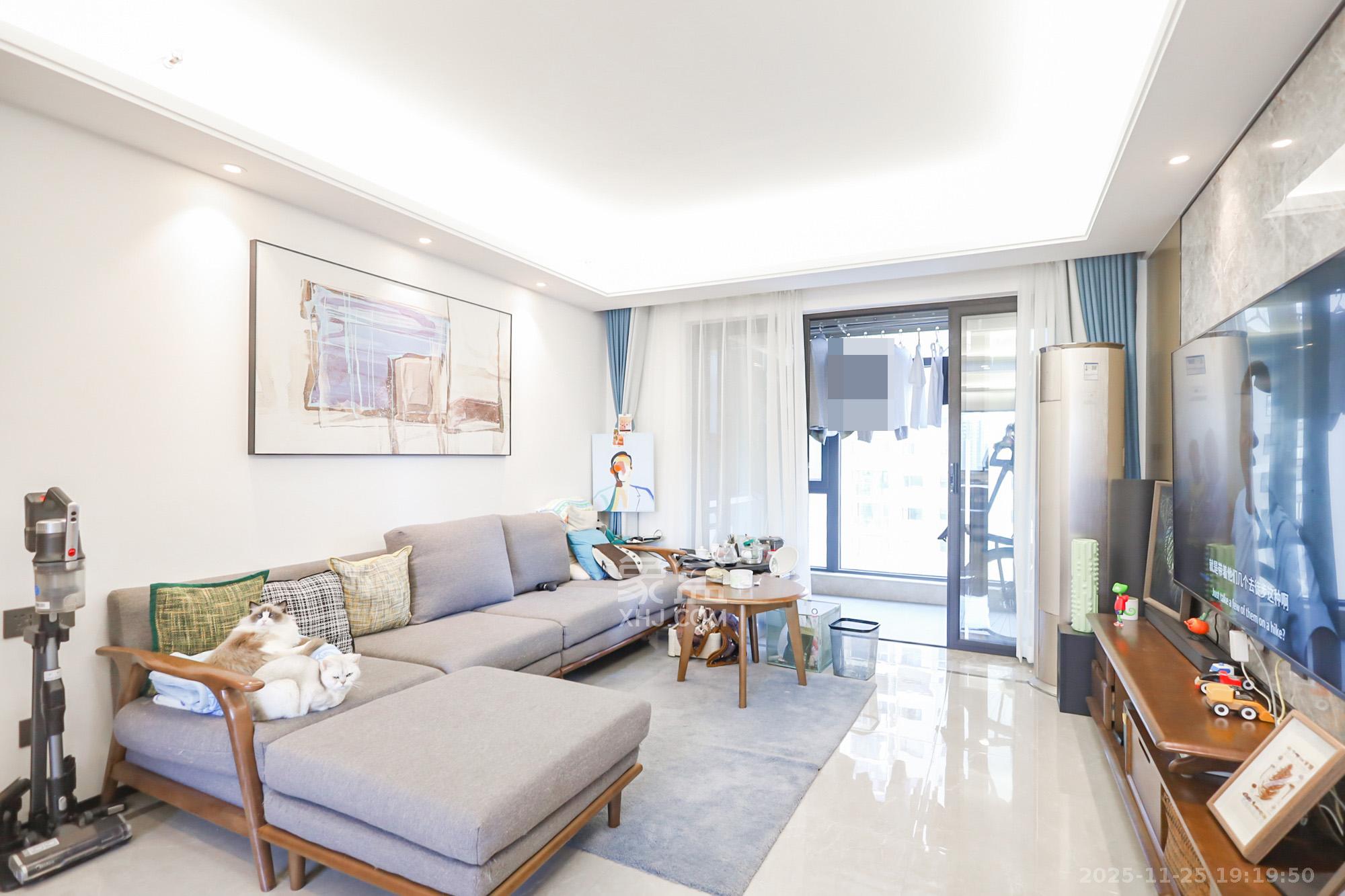 万科里金域国际 4室2厅2卫 310.0万 万科里金域国际 4室2厅2卫 310.0万客厅