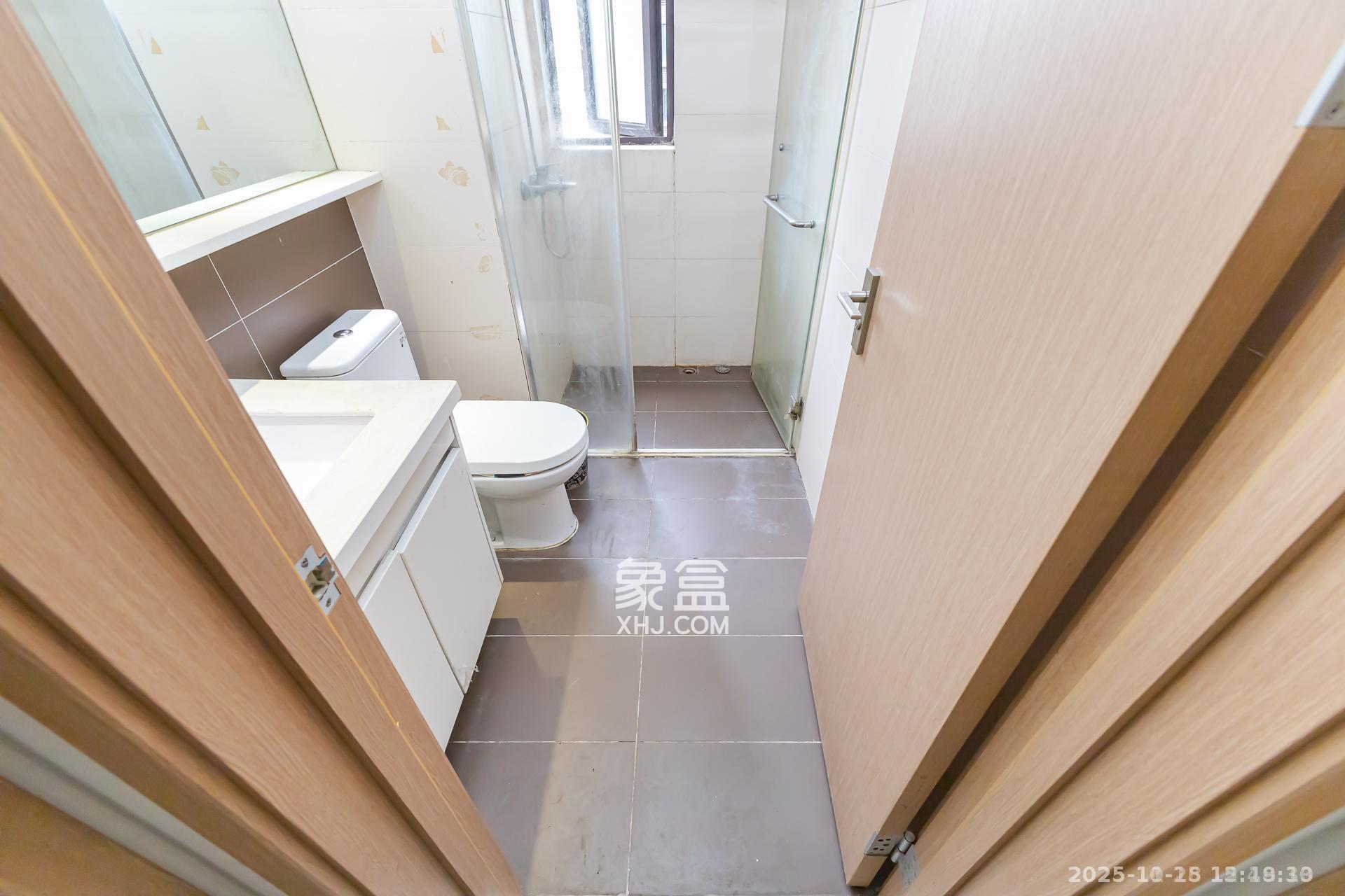 时代倾城二期  2室2厅1卫    1600.0元/月室内图