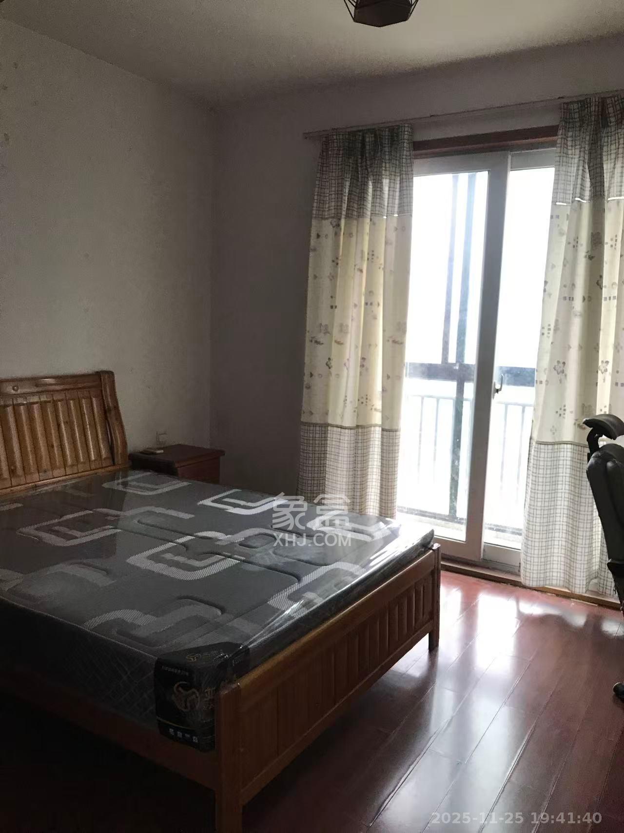 万国城(当代满庭春MOMA)一期 3室2厅2卫 2000.0元/月 万国城(当代满庭春MOMA)一期 3室2厅2卫 2000.0元/月室内图