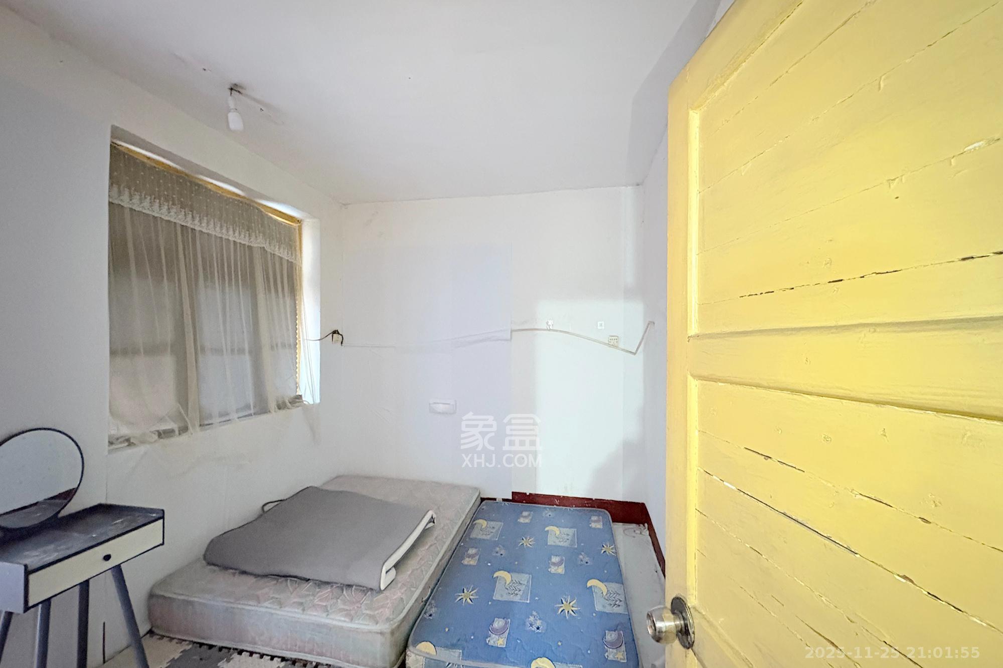 桐荫里社区 2室1厅1卫 38.0万 桐荫里社区 2室1厅1卫 38.0万卧室