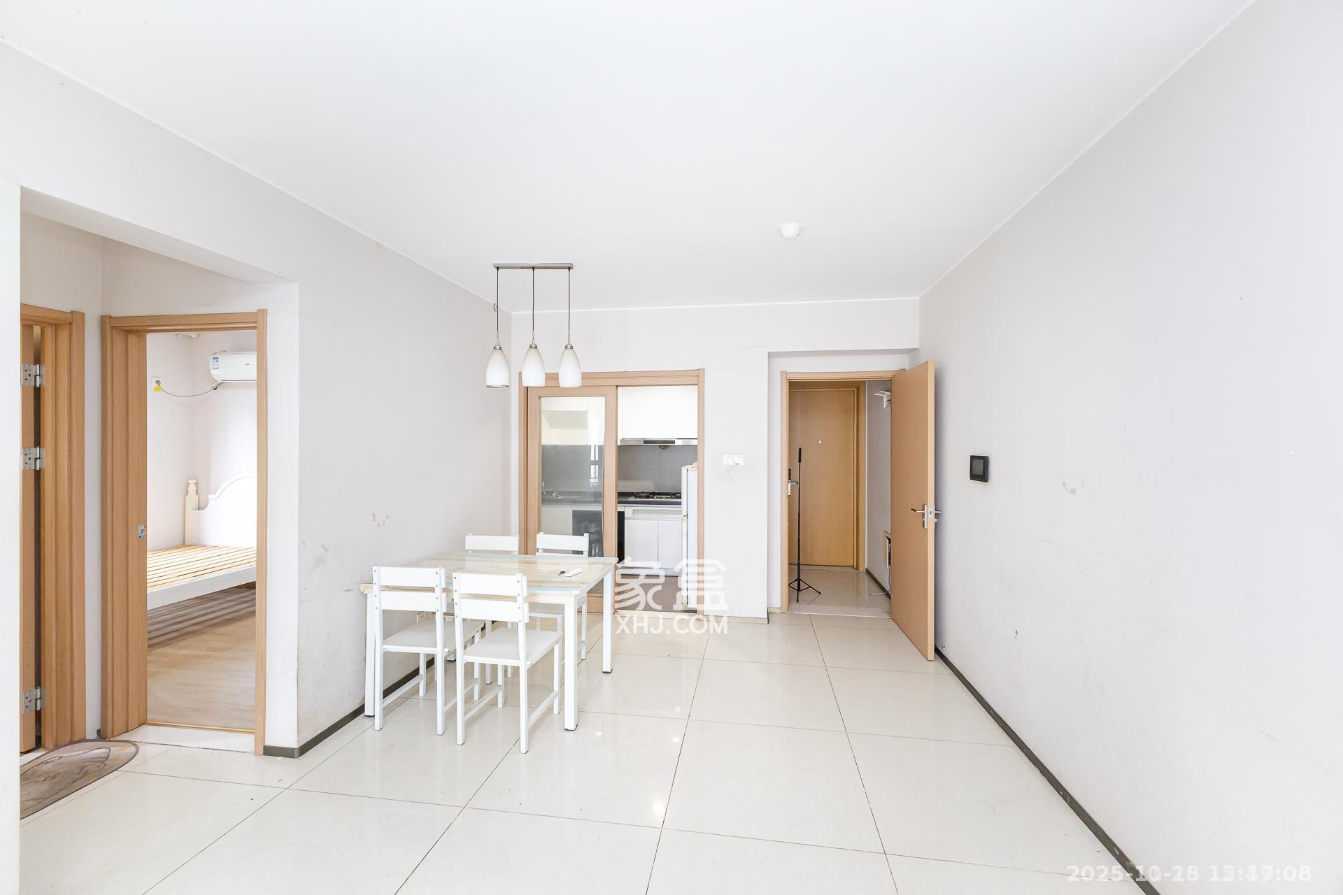 时代倾城二期  2室2厅1卫    1600.0元/月室内图