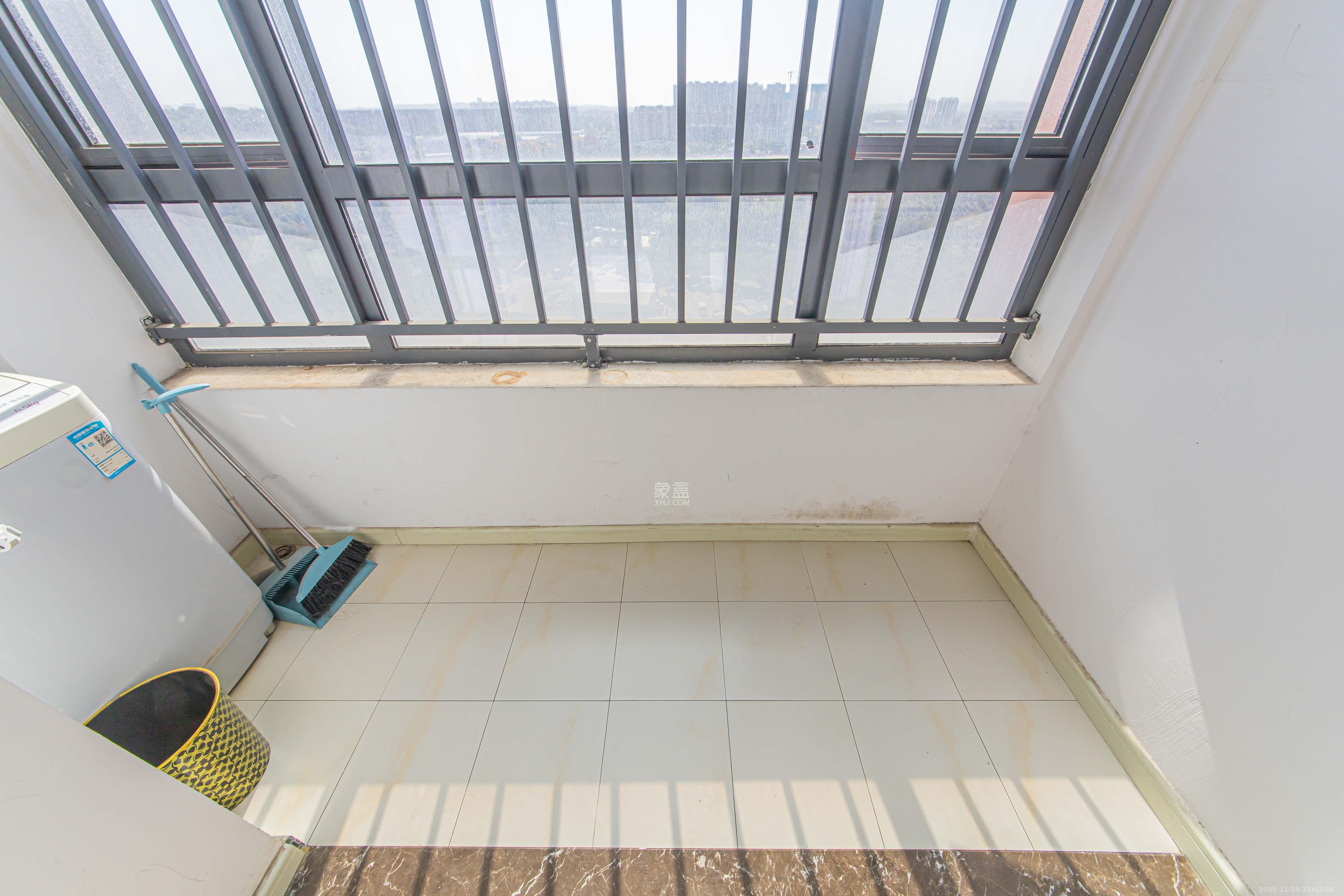 九峰远见 1室1厅1卫 55.0万 九峰远见 1室1厅1卫 55.0万阳台