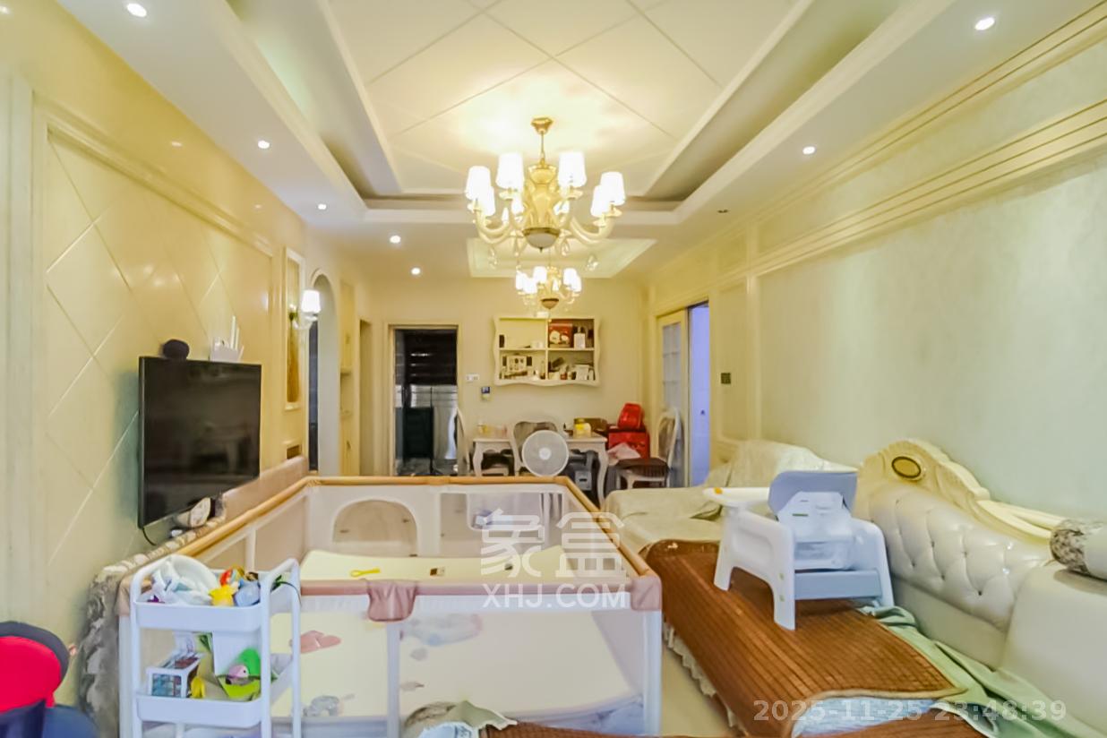 香樟兰亭(朗峰苑) 3室2厅1卫 88.0万 香樟兰亭(朗峰苑) 3室2厅1卫 88.0万客厅