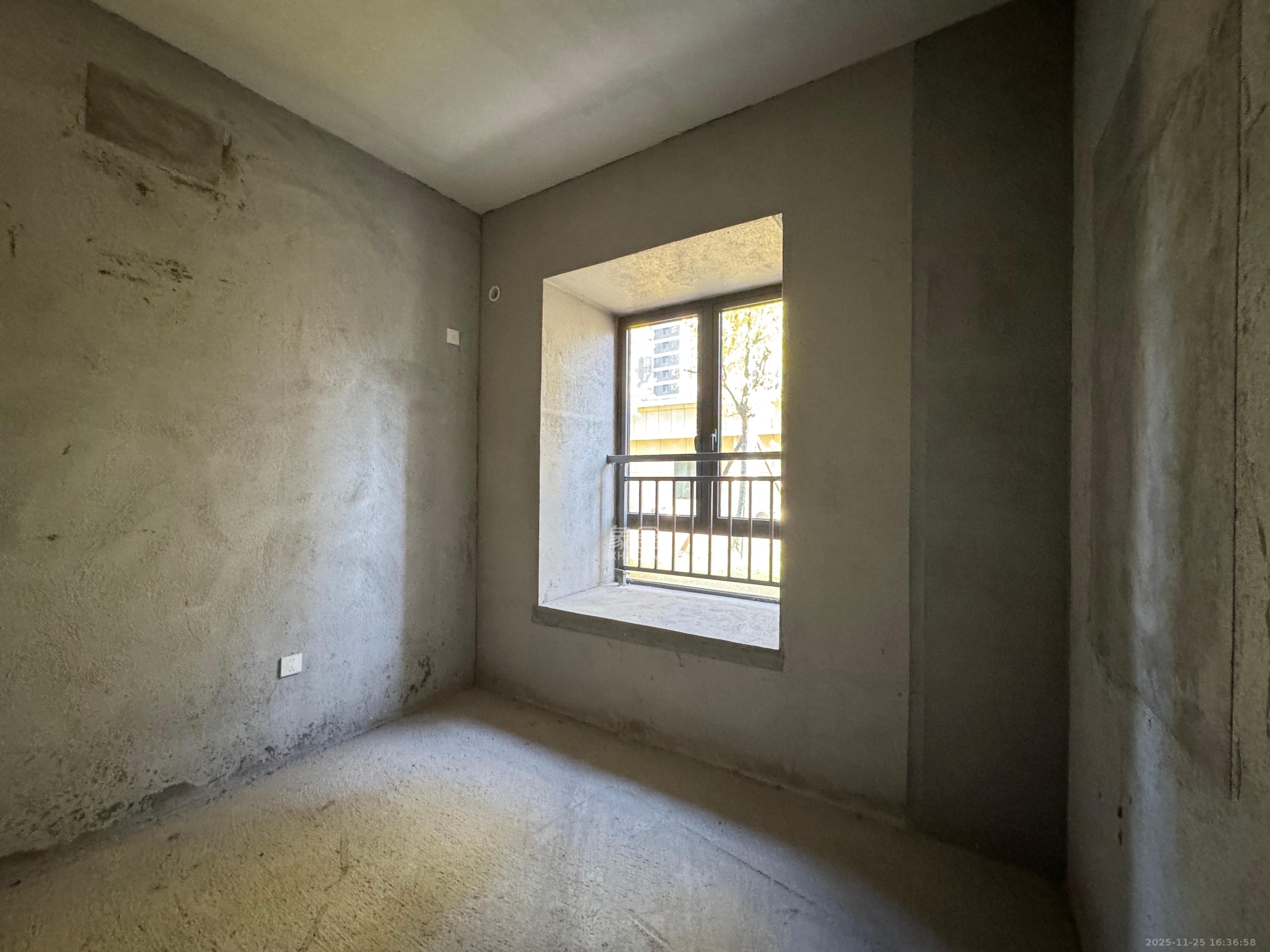 振业城四期 4室2厅2卫 1500.0元/月 振业城四期 4室2厅2卫 1500.0元/月室内图