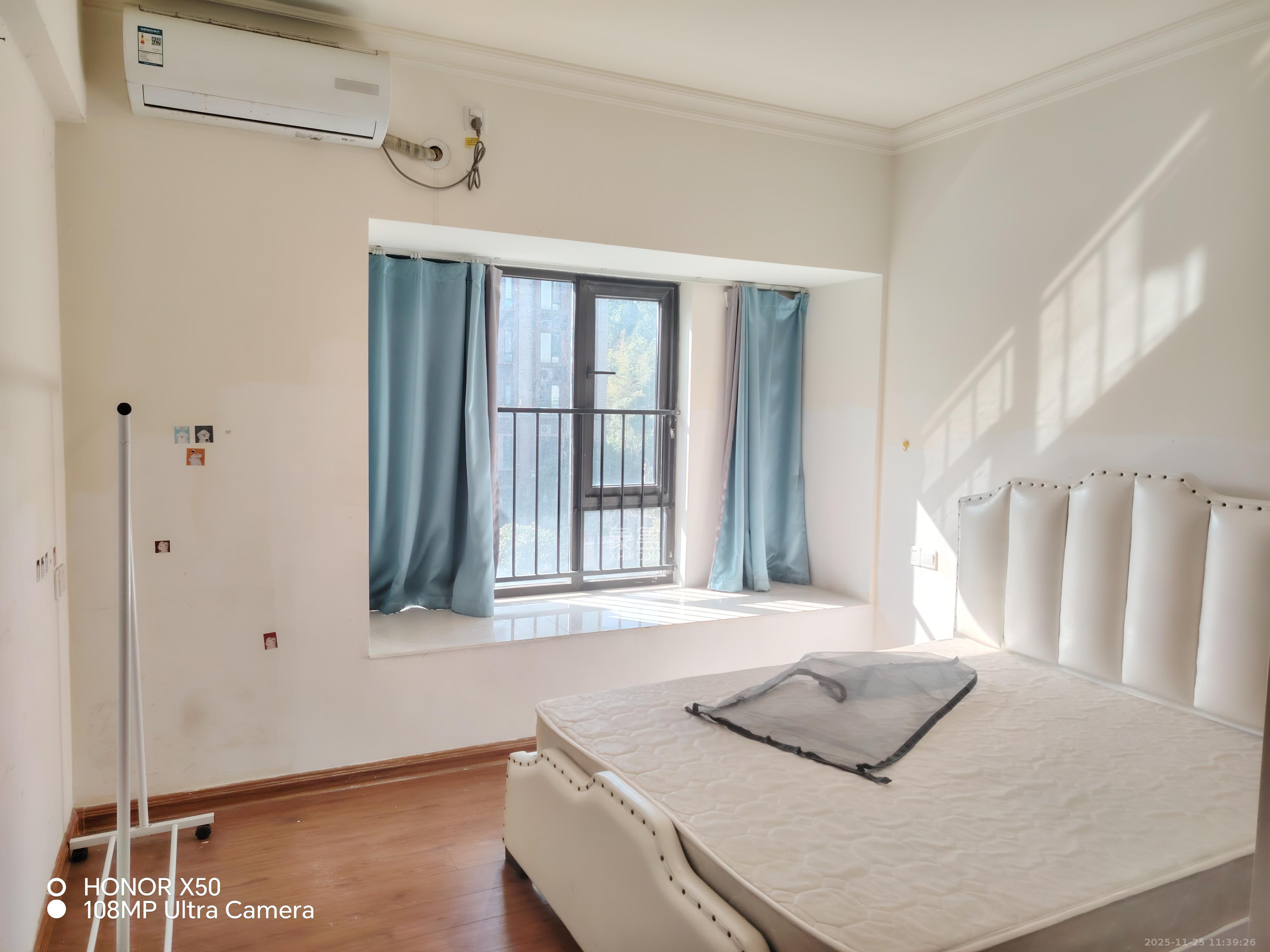 碧桂园荟隽棠 4室2厅2卫 2400.0元/月 碧桂园荟隽棠 4室2厅2卫 2400.0元/月室内图