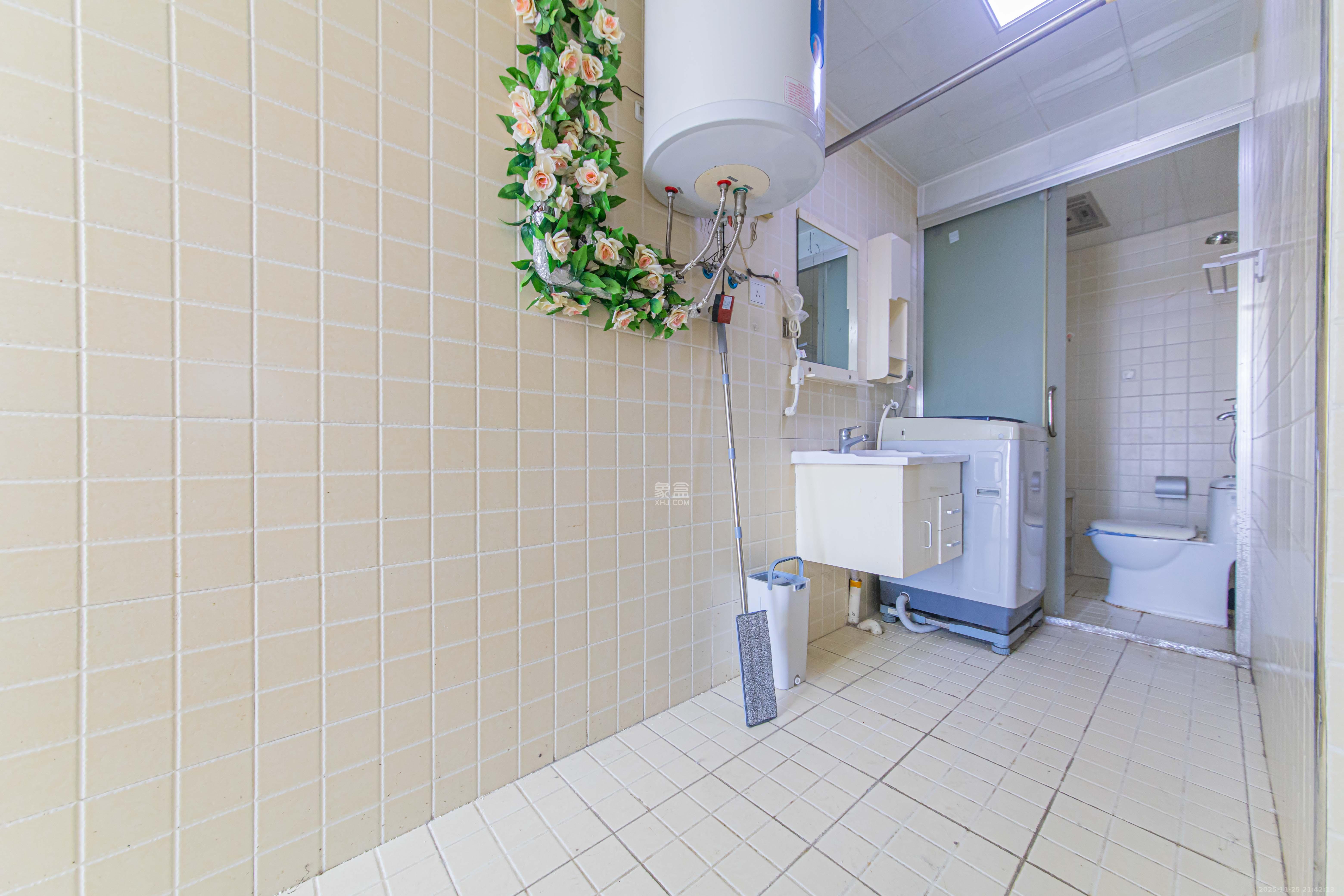 绿地公馆(绿地名邸) 1室1厅1卫 45.0万 绿地公馆(绿地名邸) 1室1厅1卫 45.0万卫生间