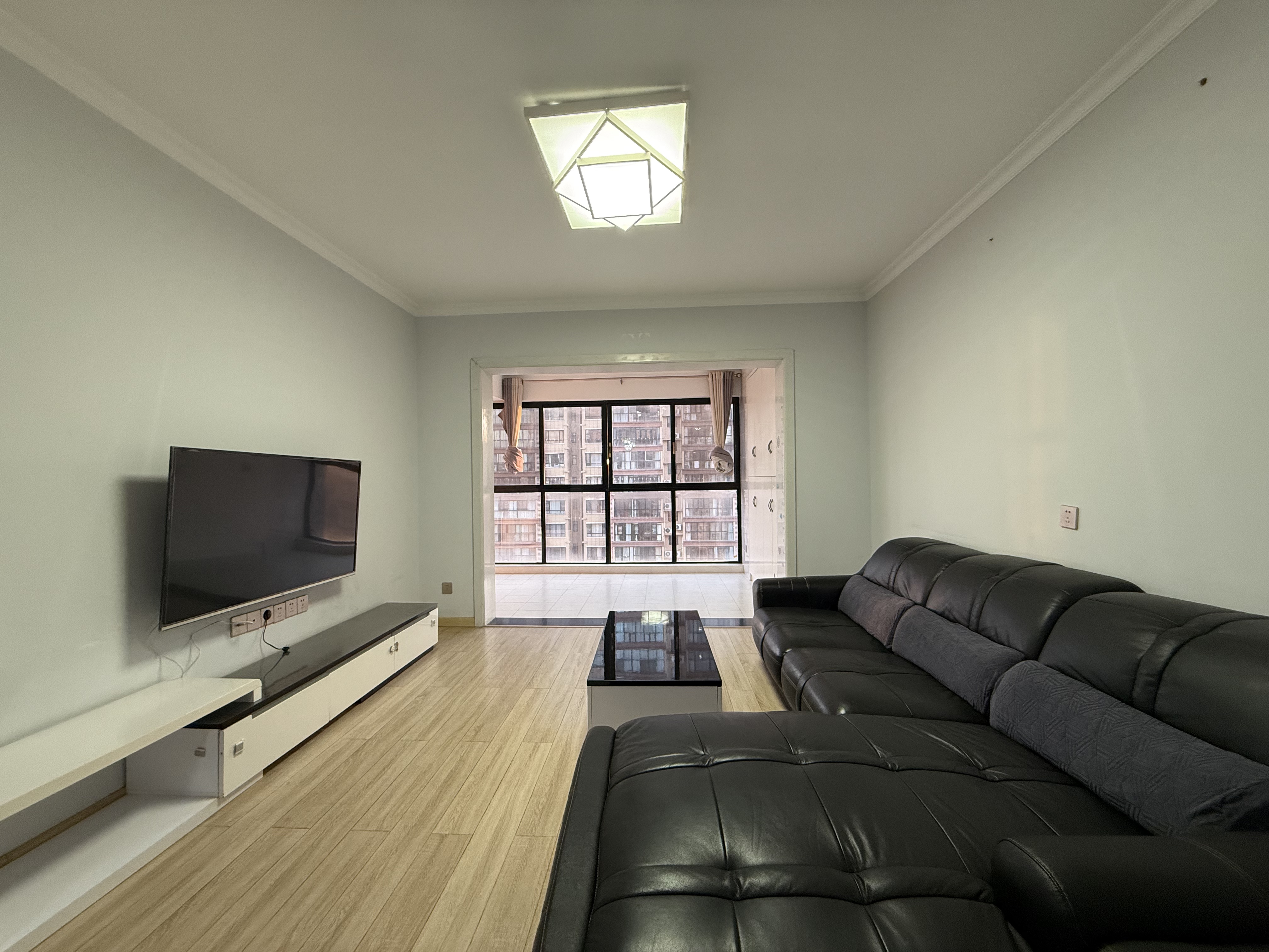 珠江云锦  2室2厅1卫    1500.0元/月