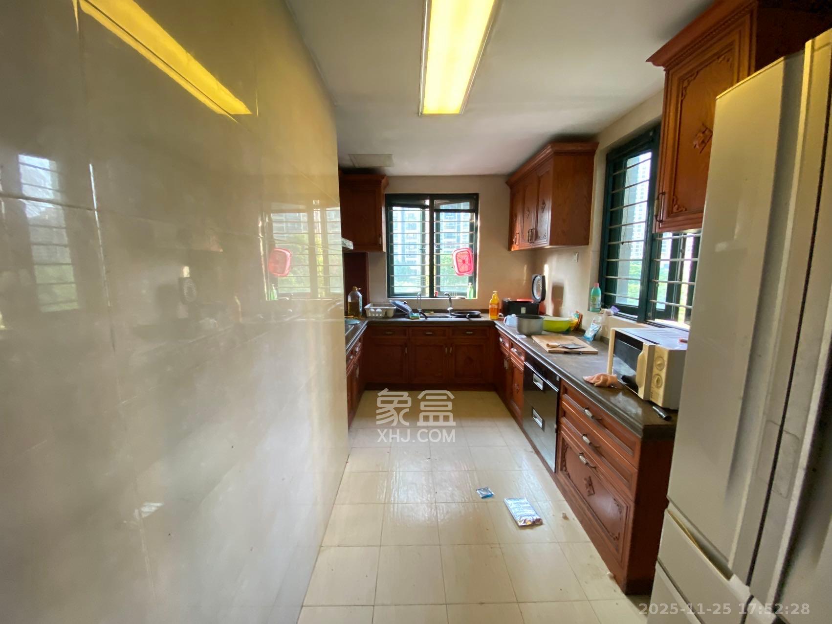 恒大雅苑 4室2厅2卫 4000.0元/月 恒大雅苑 4室2厅2卫 4000.0元/月室内图