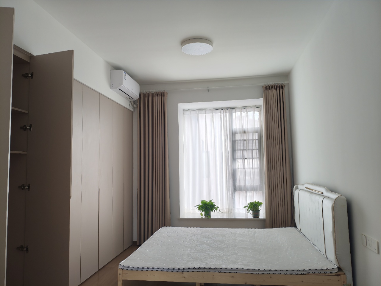 枫华府第  3室2厅2卫    2400.0元/月户型图