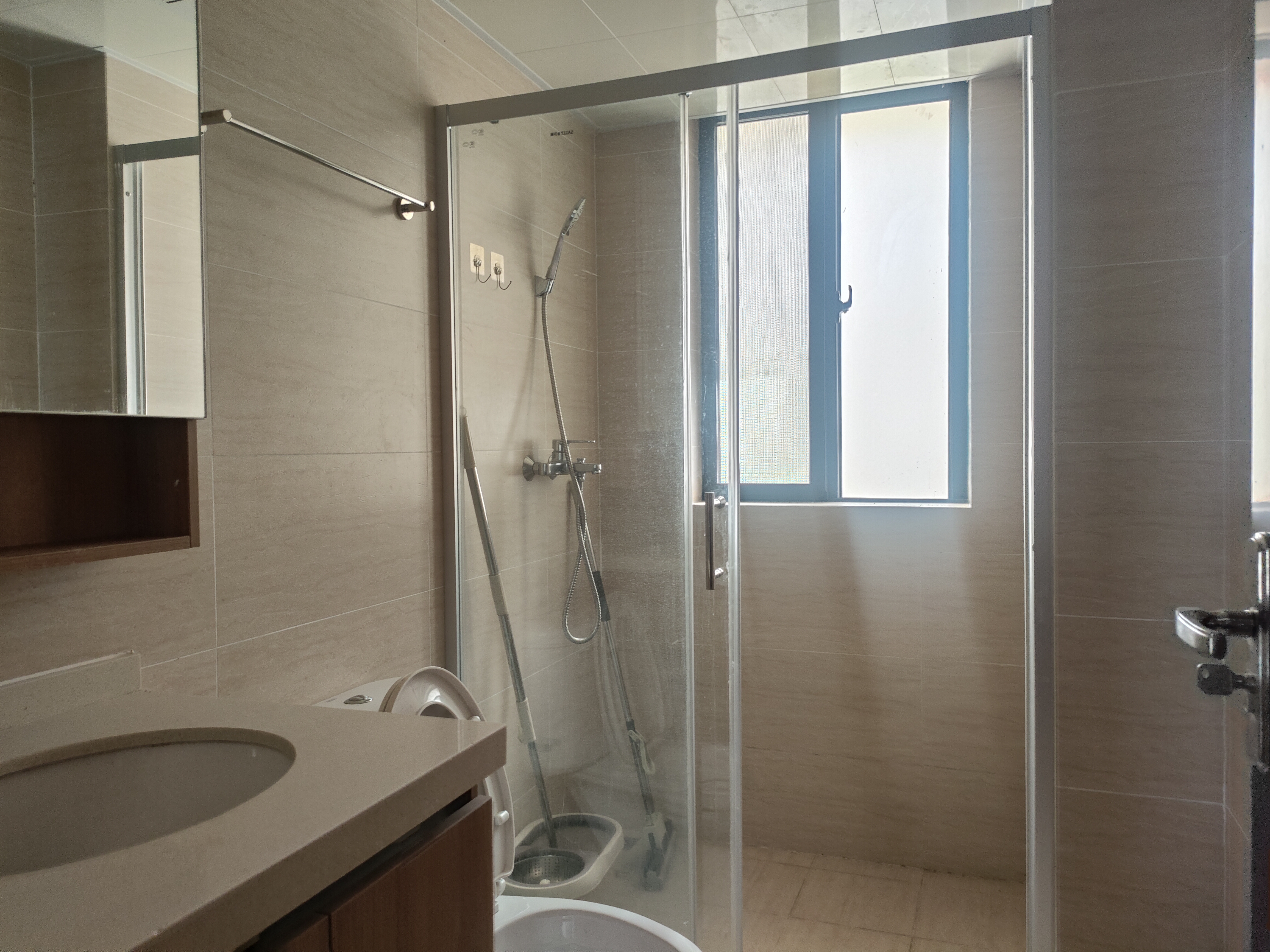 南海幸福汇  4室2厅2卫    2600.0元/月室内图