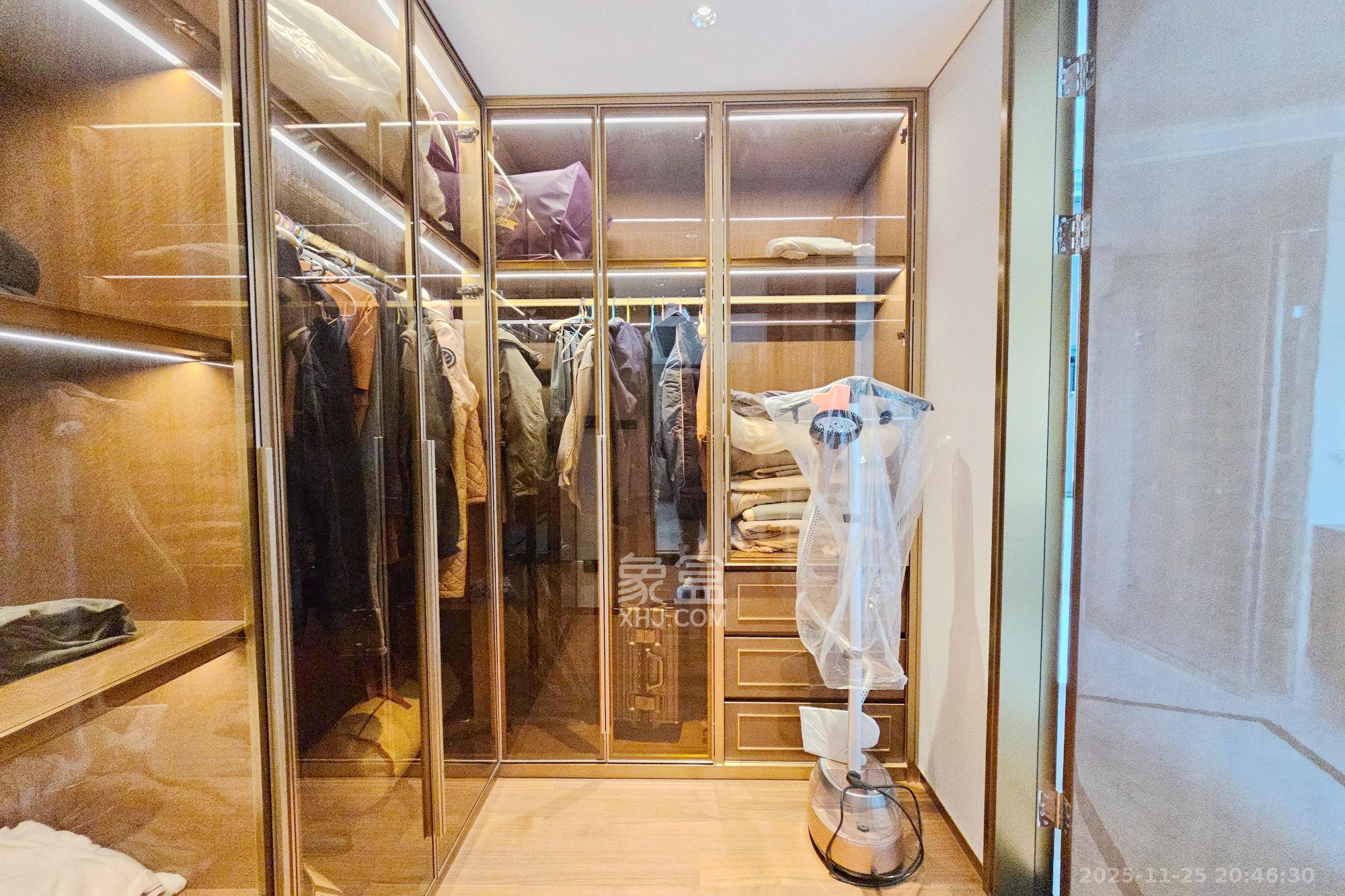 运达滨河广场 4室2厅3卫 580.0万 运达滨河广场 4室2厅3卫 580.0万其他