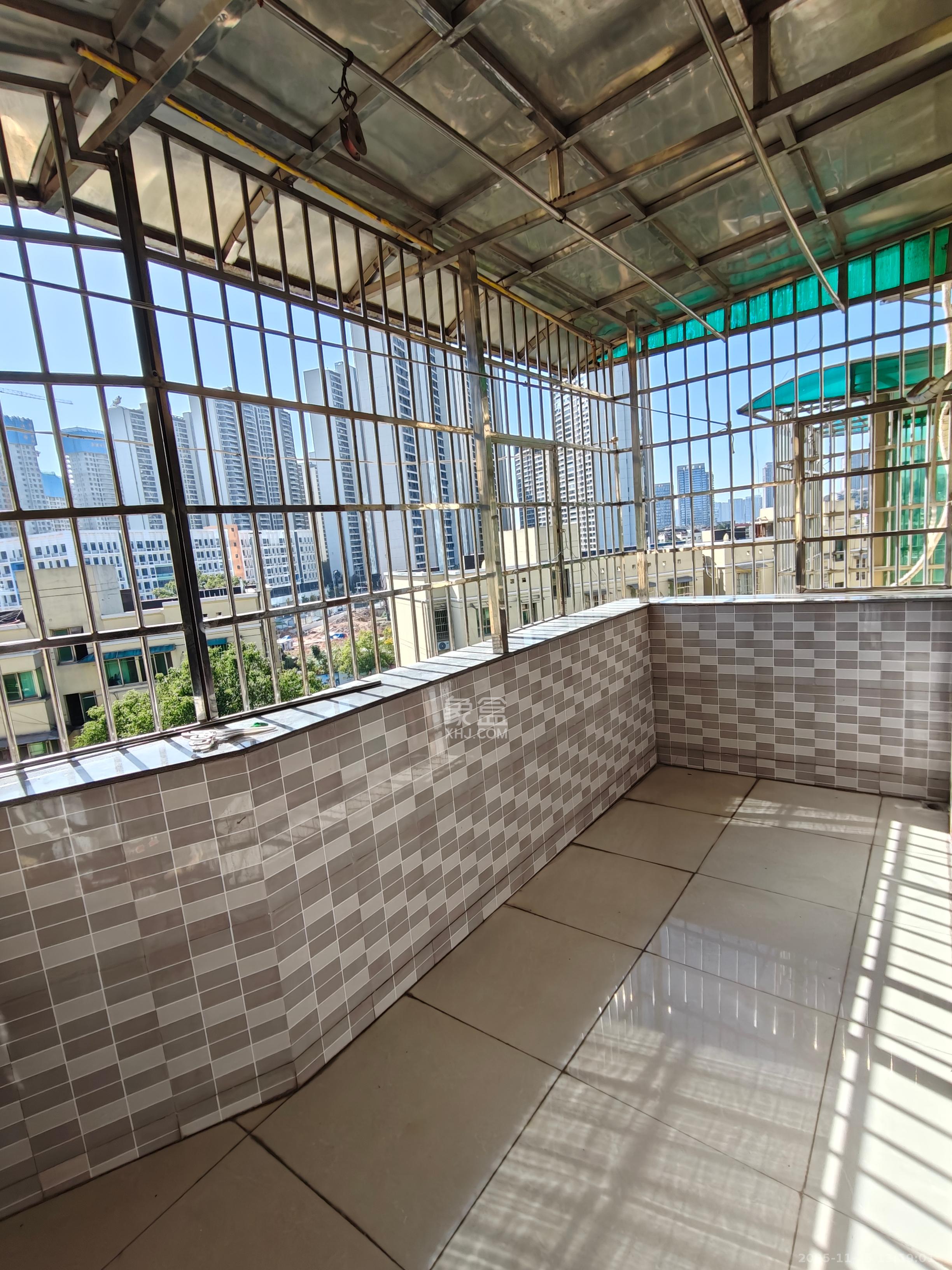 仁和家园  3室2厅2卫    1600.0元/月室内图