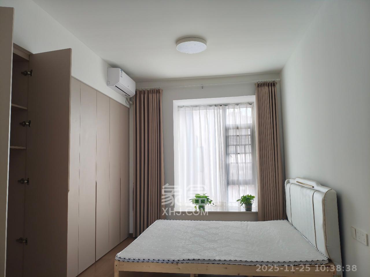 枫华府第  3室2厅2卫    2400.0元/月