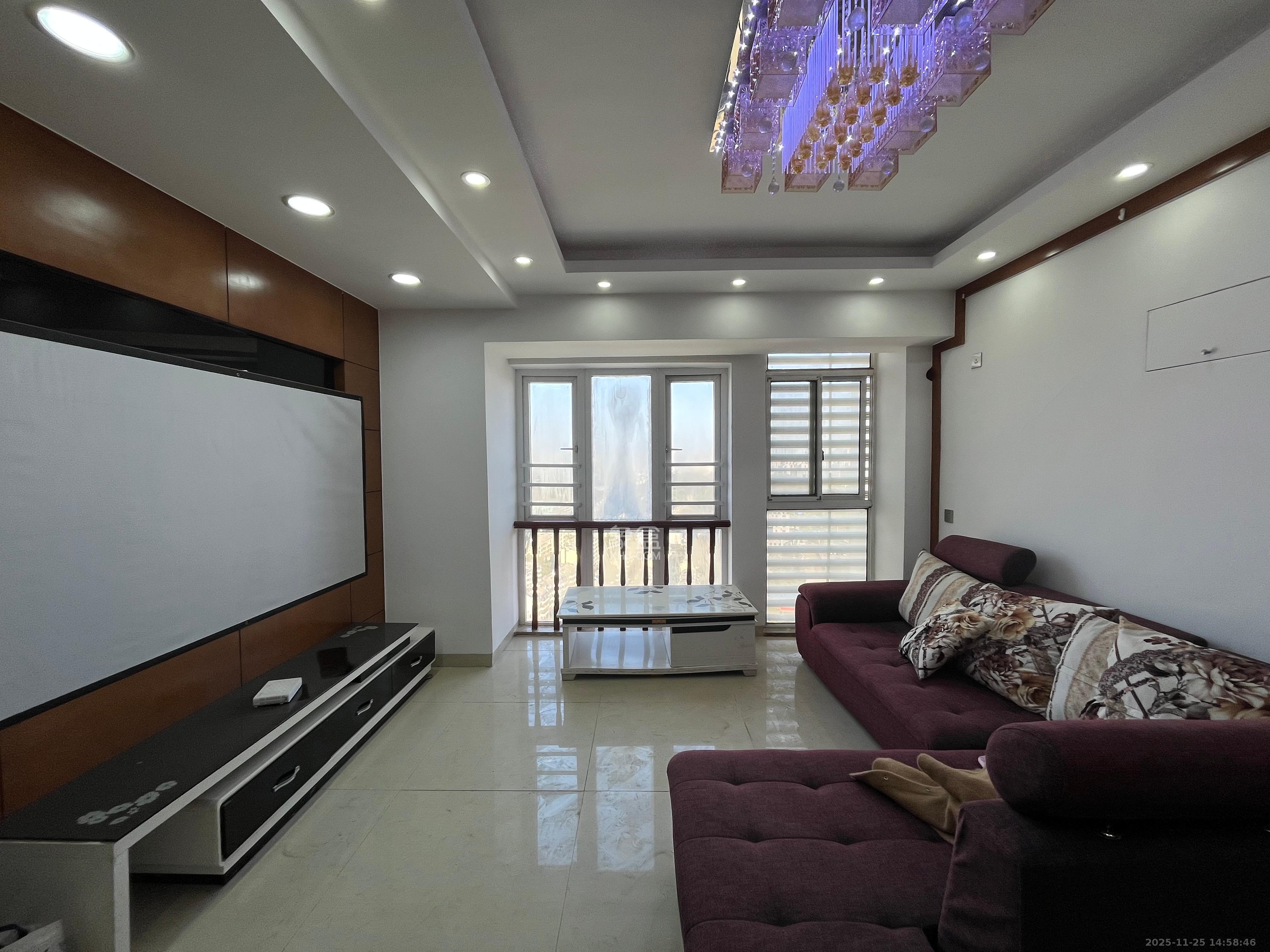 联美品格  3室2厅2卫    1900.0元/月