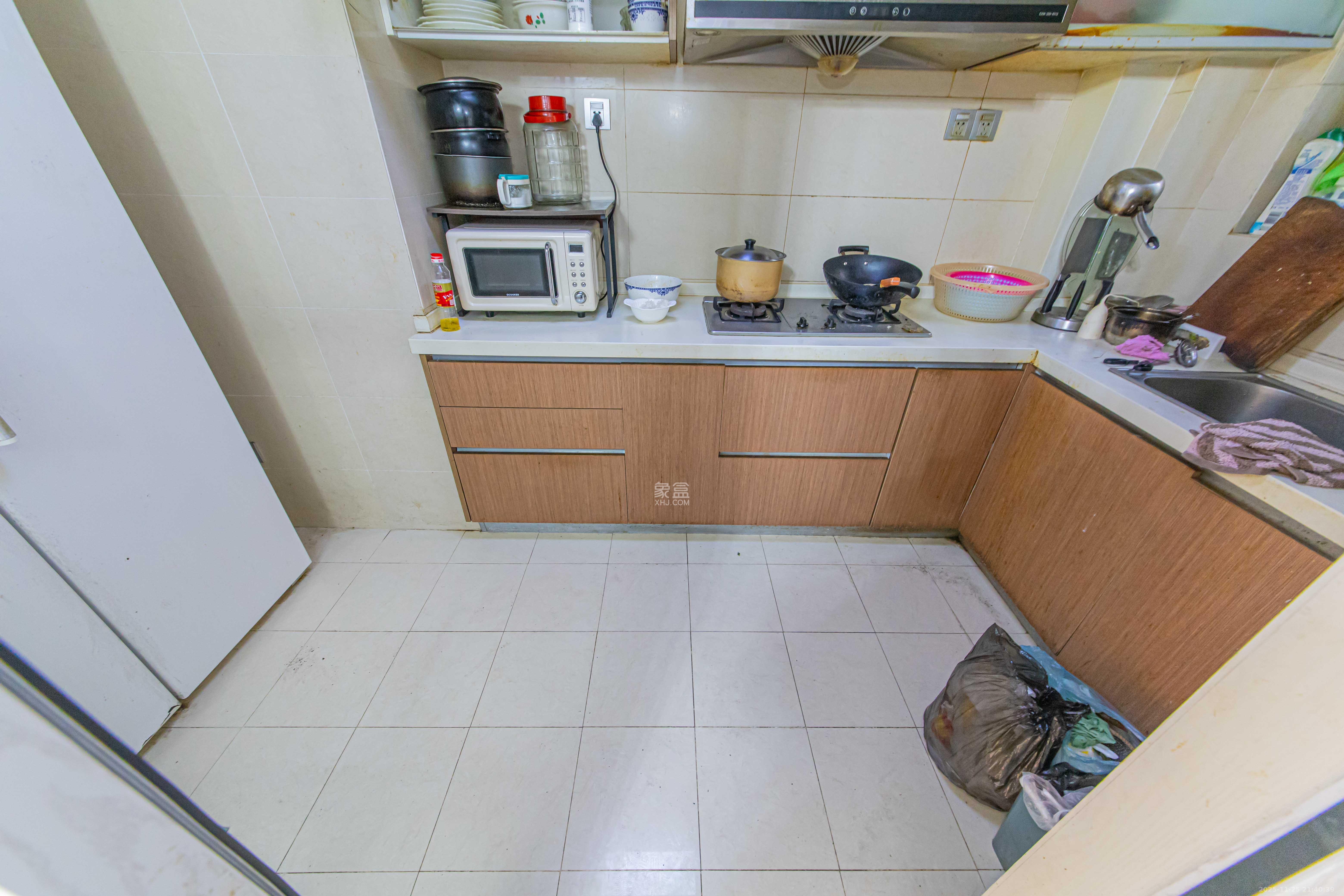 绿地公馆（绿地名邸）  3室2厅2卫    158.0万厨房