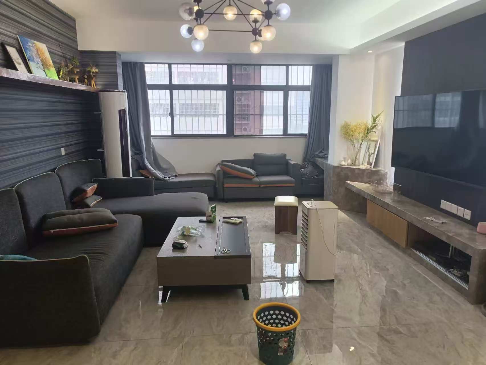 家顺花园 3室2厅2卫 2600.0元/月 家顺花园 3室2厅2卫 2600.0元/月室内图