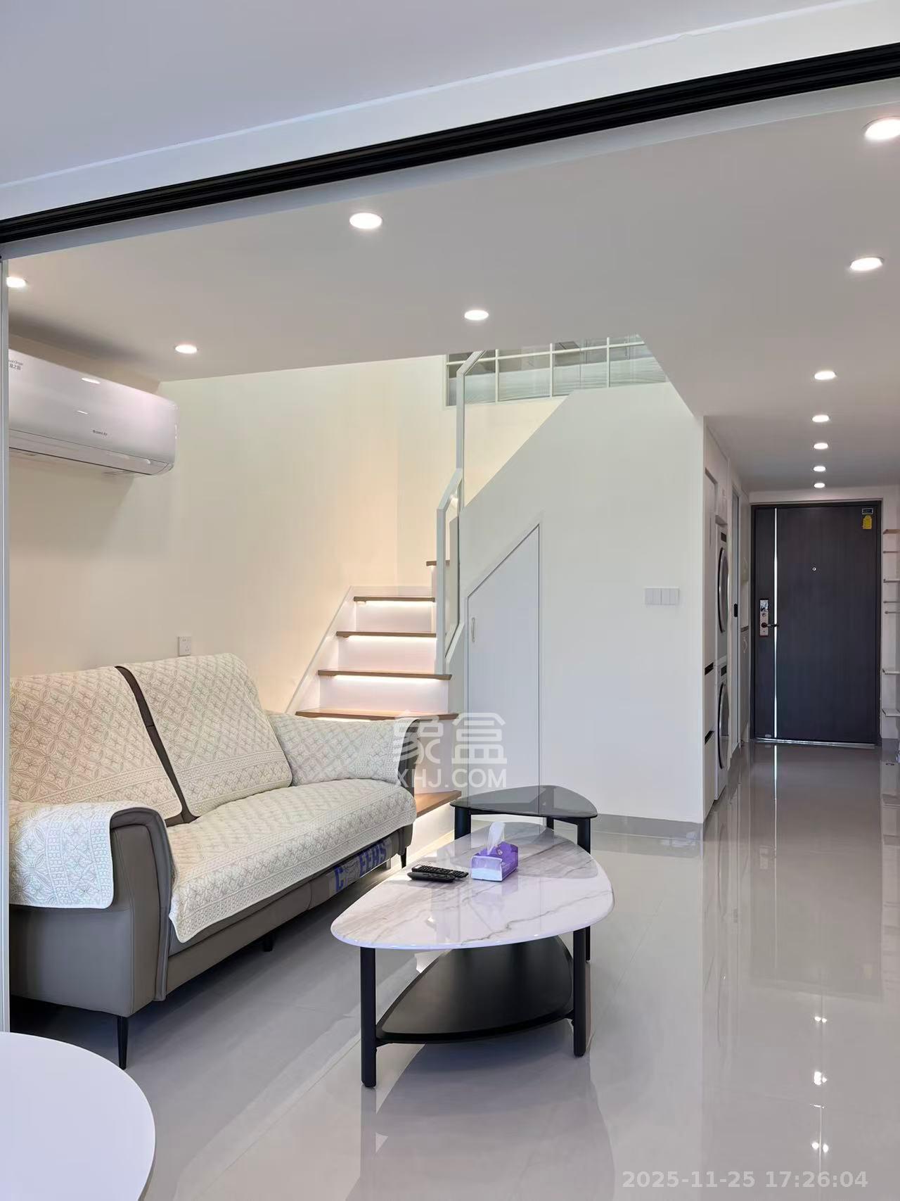 复地滨江金融中心  2室1厅1卫    3300.0元/月室内图