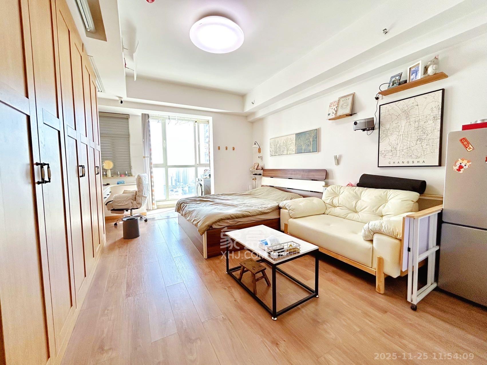 北辰三角洲E4区  1室1厅1卫    2100.0元/月