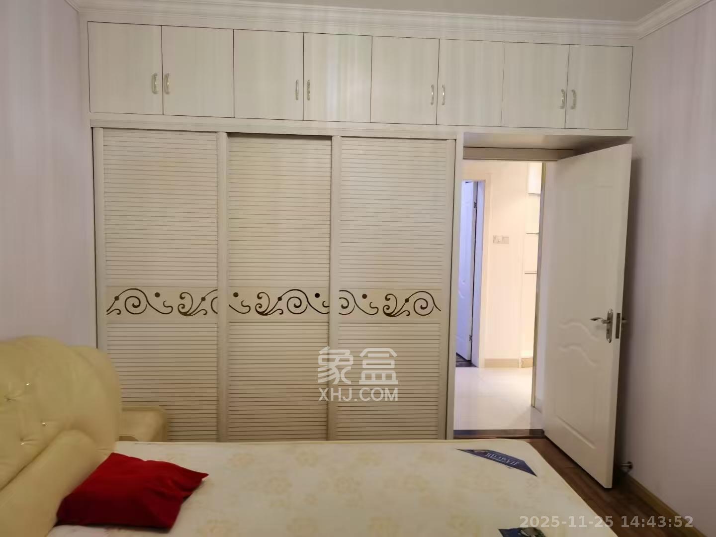 华润凤凰城三期 1室2厅1卫 2000.0元/月 华润凤凰城三期 1室2厅1卫 2000.0元/月室内图