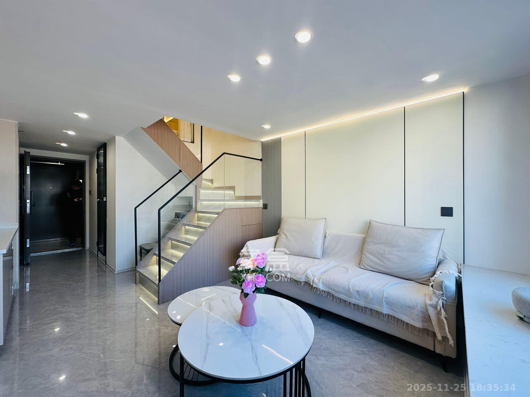 龙湖铂金岛  2室1厅1卫    2500.0元/月室内图