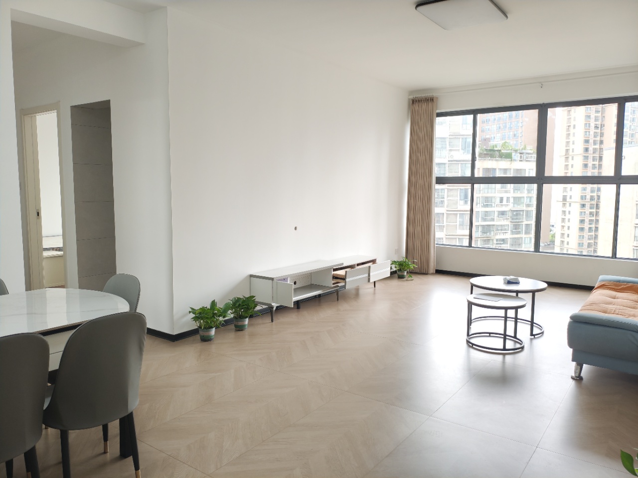 枫华府第 3室2厅2卫 2400.0元/月 枫华府第 3室2厅2卫 2400.0元/月户型图