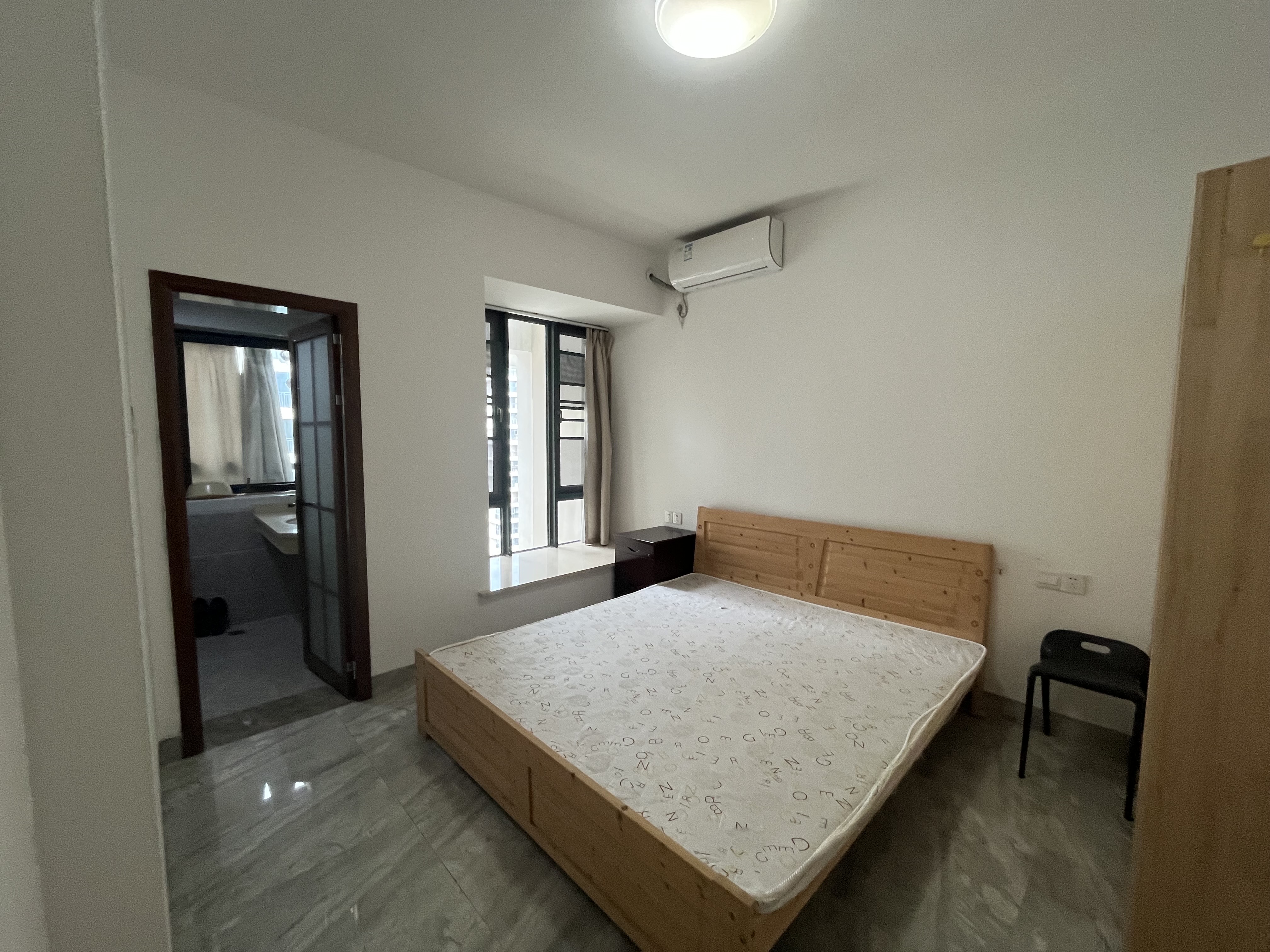 晨晖帝景  1室2厅1卫    1700.0元/月室内图