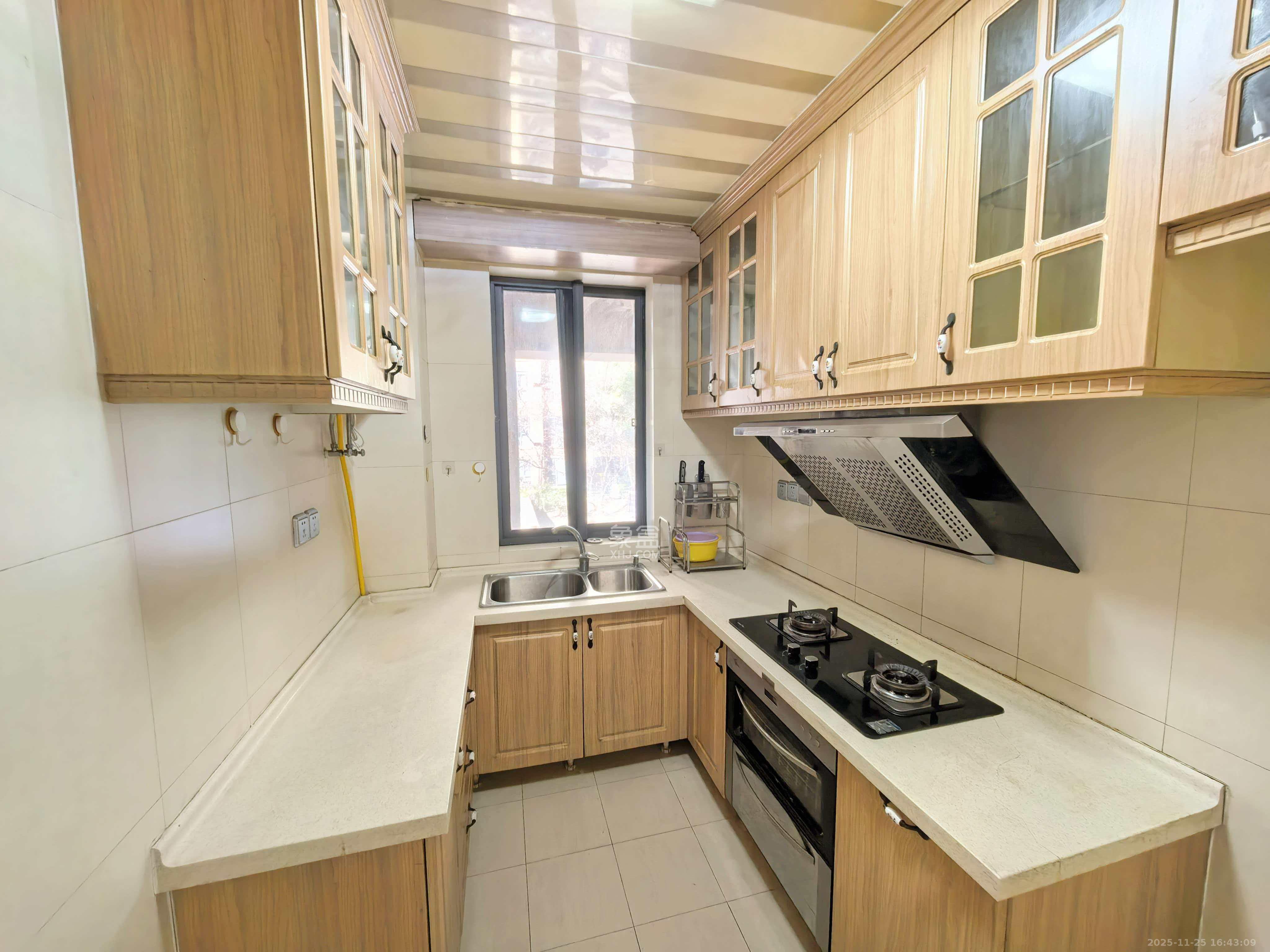 中城丽景香山园 3室2厅2卫 3000.0元/月 中城丽景香山园 3室2厅2卫 3000.0元/月室内图