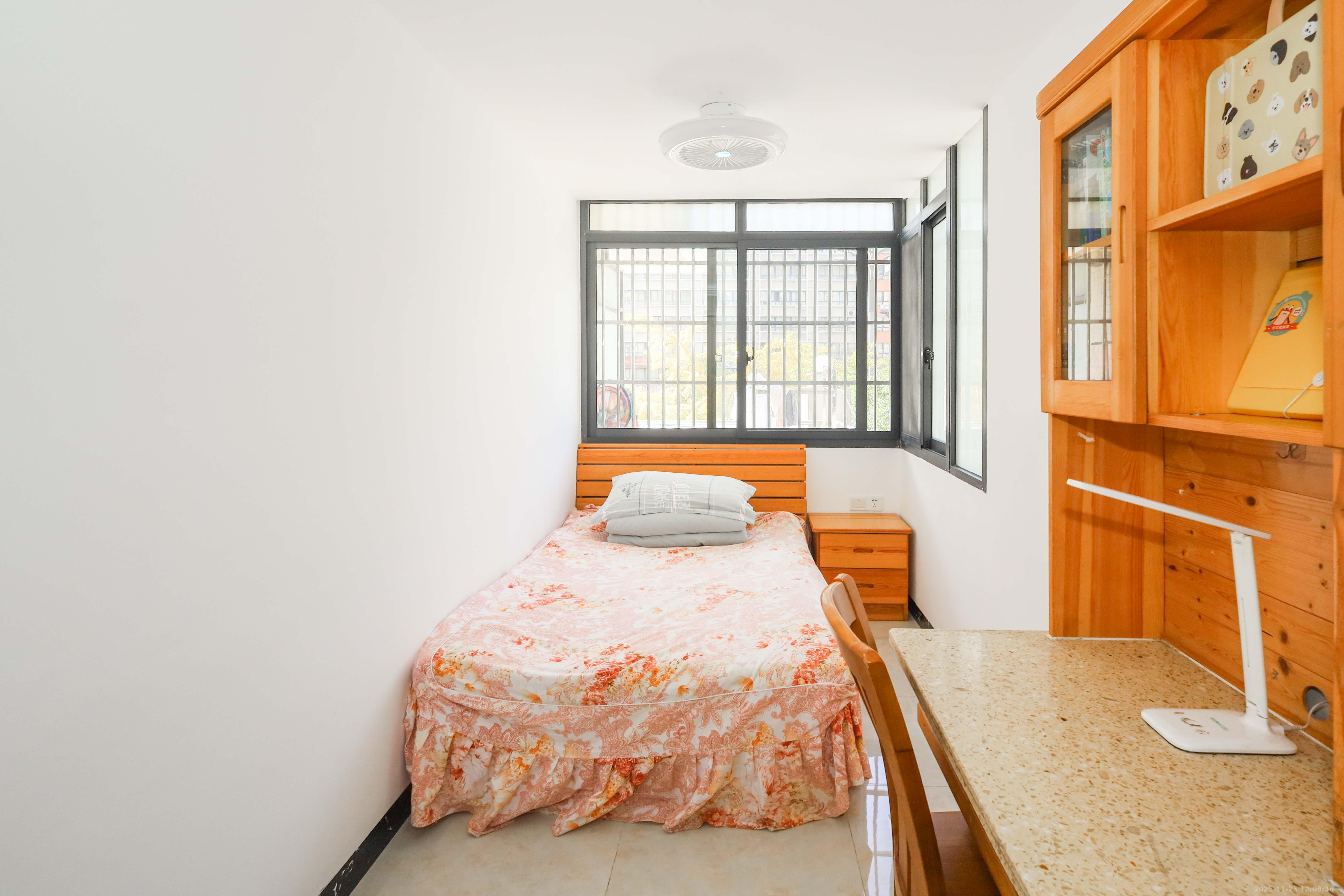 保利麓谷林语B区  2室1厅1卫    72.8万卧室