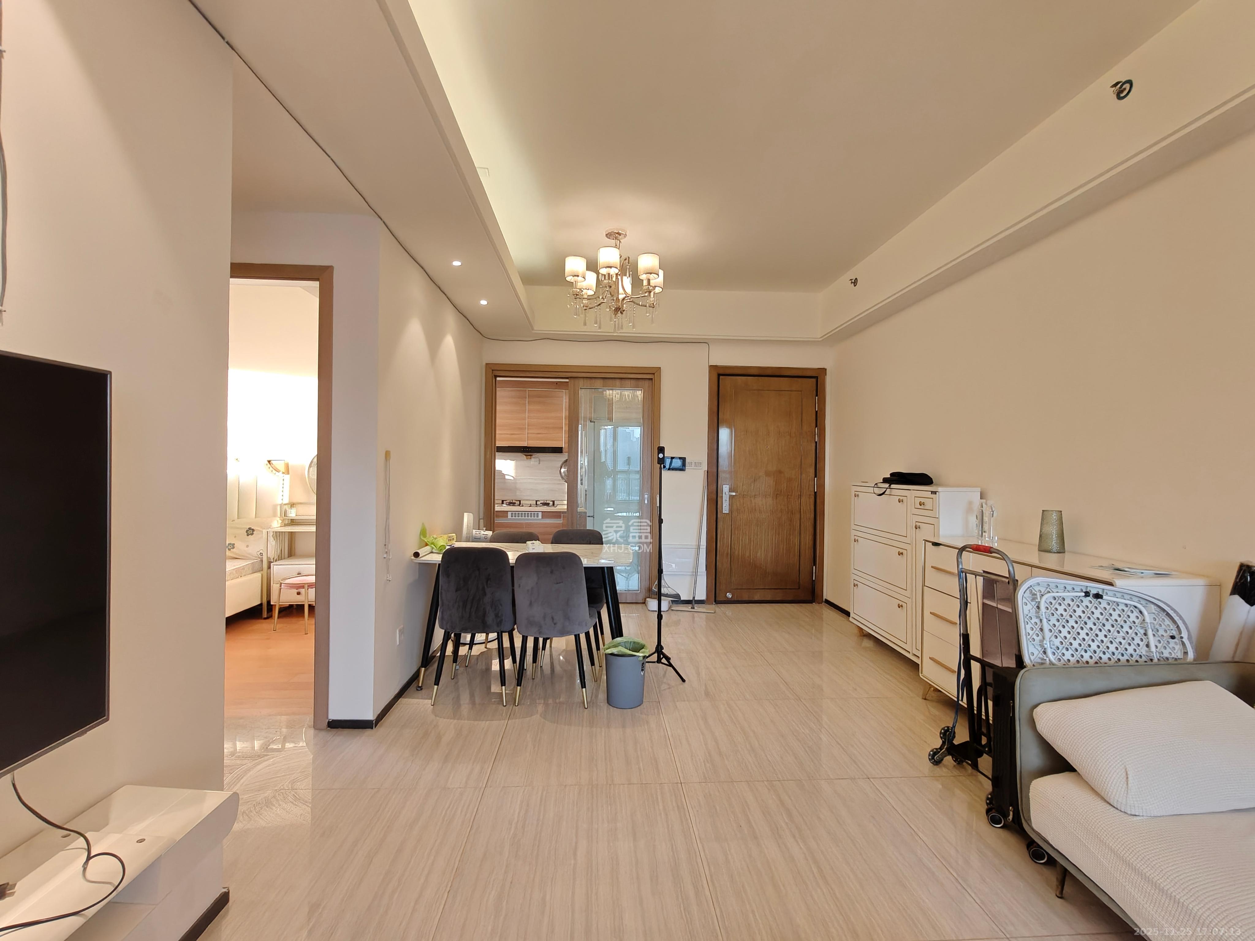 恒大国际广场 2室2厅1卫 2300.0元/月 恒大国际广场 2室2厅1卫 2300.0元/月室内图