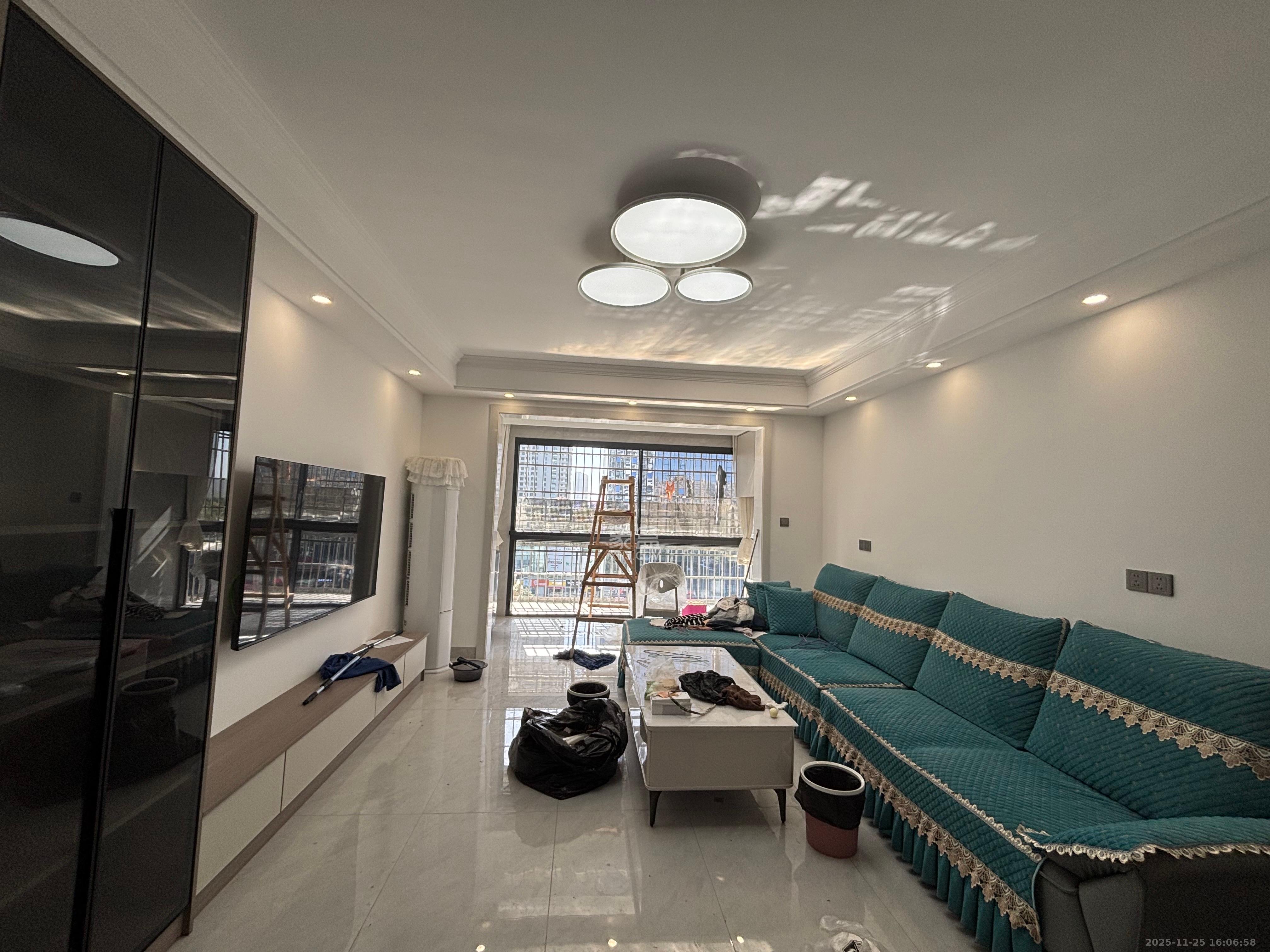 旭日嘉苑  3室1厅2卫    3600.0元/月室内图