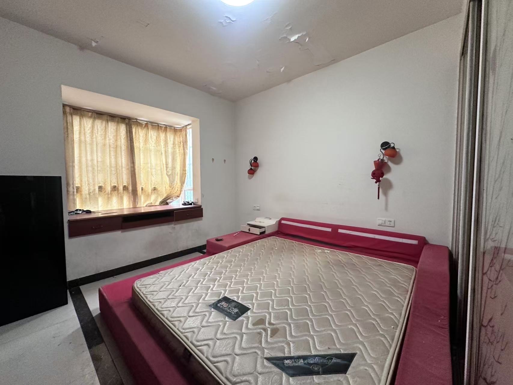 冠都现代城(冠都幸福彼岸) 4室2厅2卫 2400.0元/月 冠都现代城(冠都幸福彼岸) 4室2厅2卫 2400.0元/月室内图