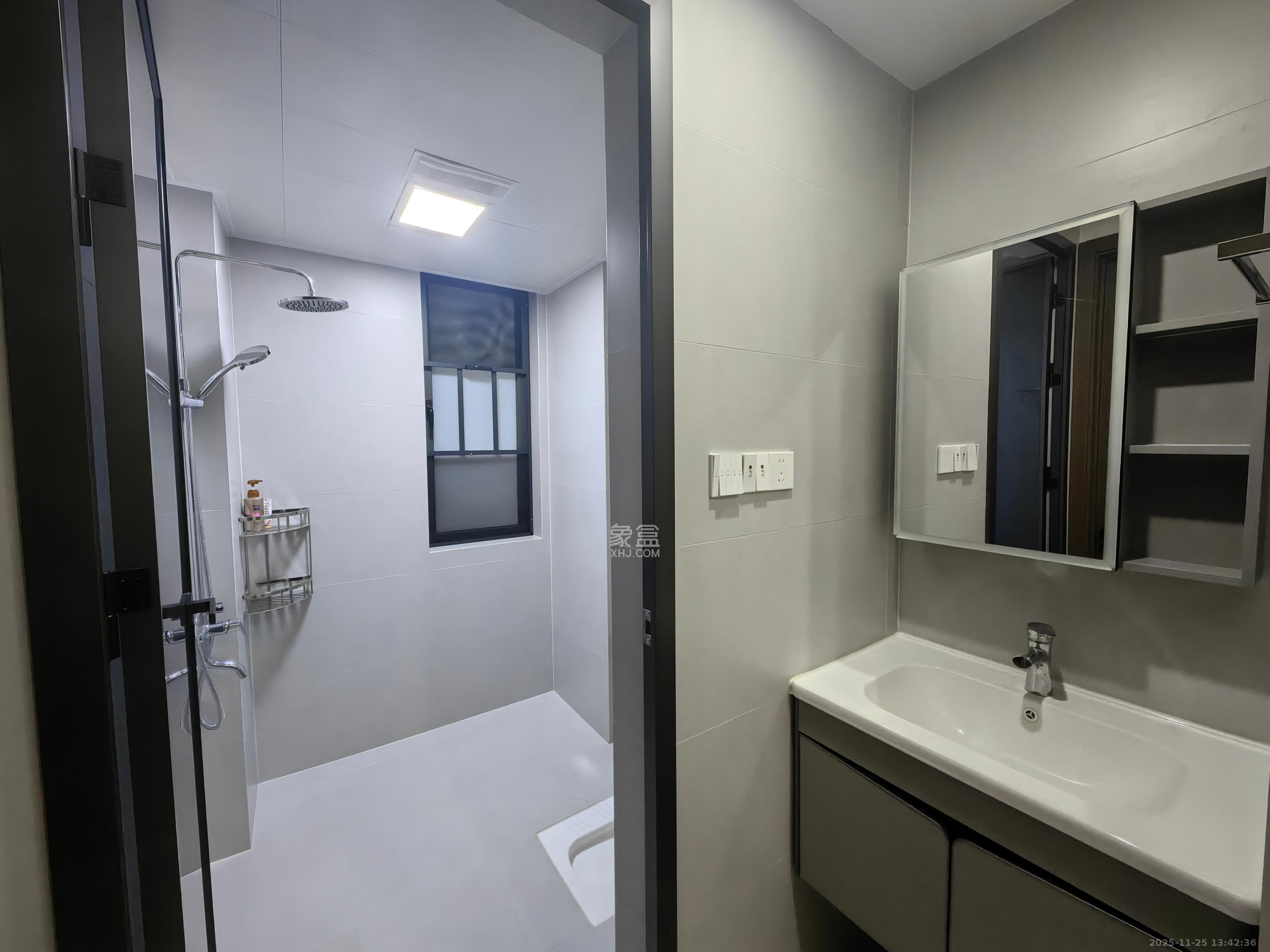 光大云启  3室2厅2卫    89.0万卫生间